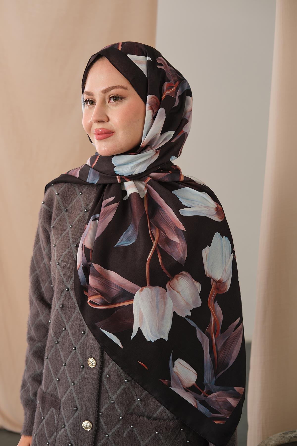 Zambak Desenli Soft Şal Siyah