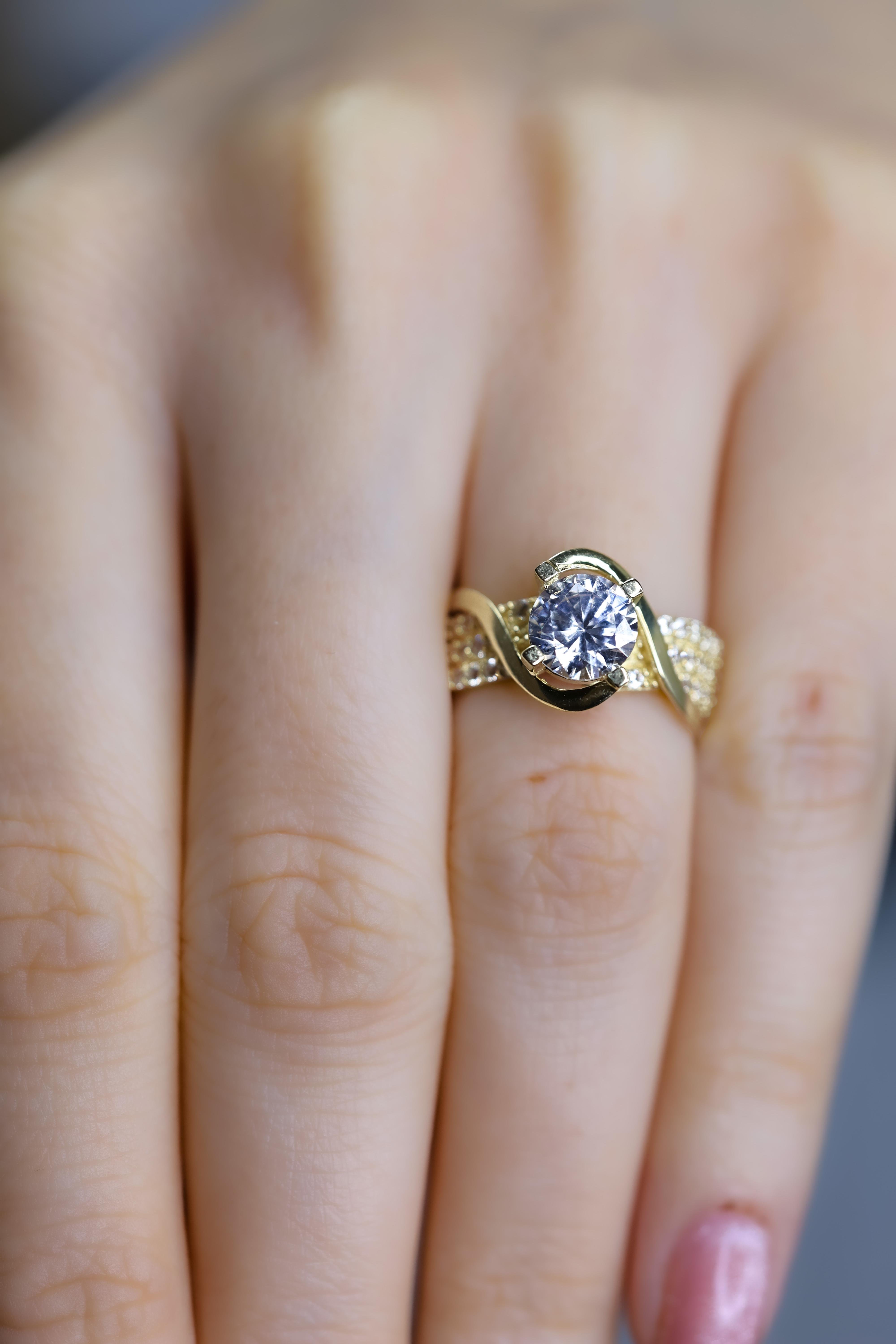 Fay YamanerGBA062Altın Yüzük