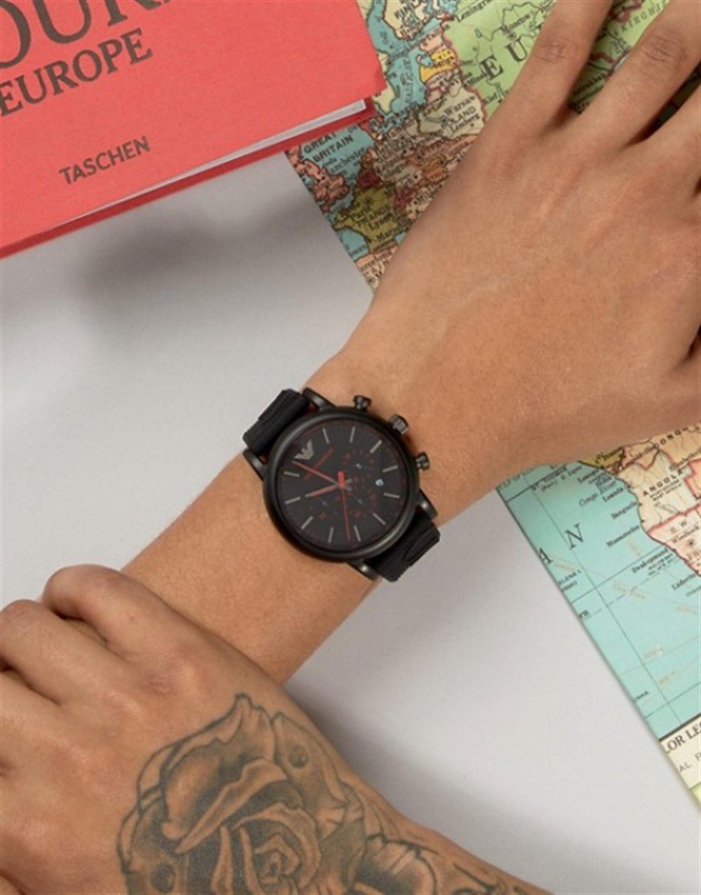 Emporio Armani AR11024 Erkek Kol Saati