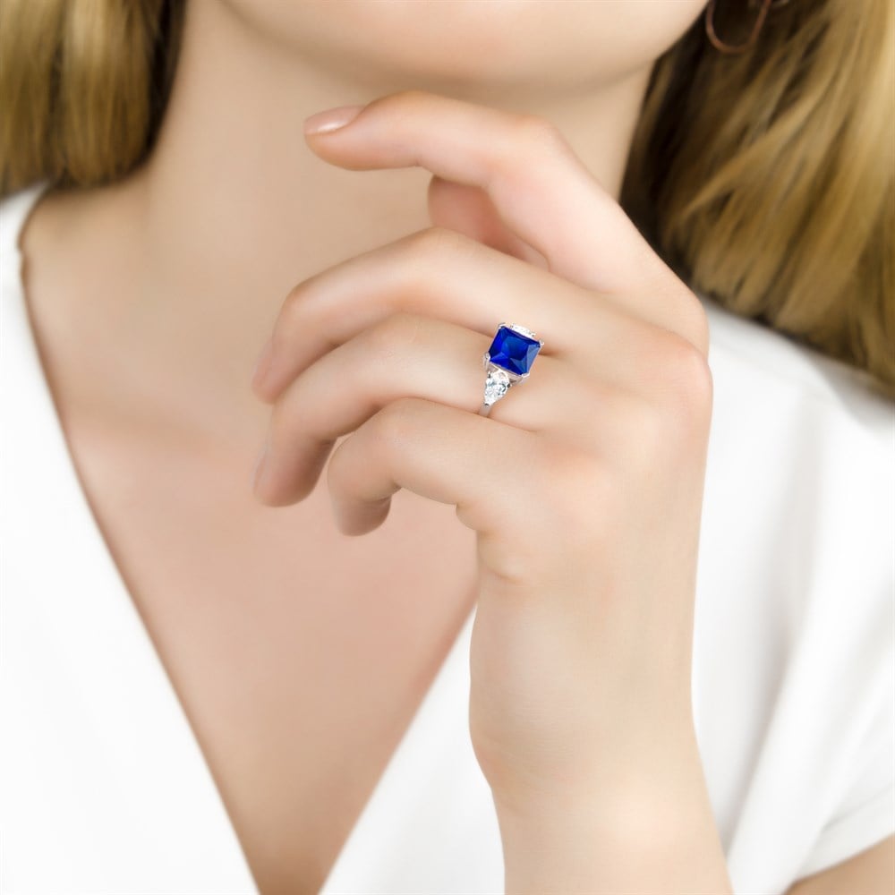 Safir Taşlı Beyaz Altın Yüzük