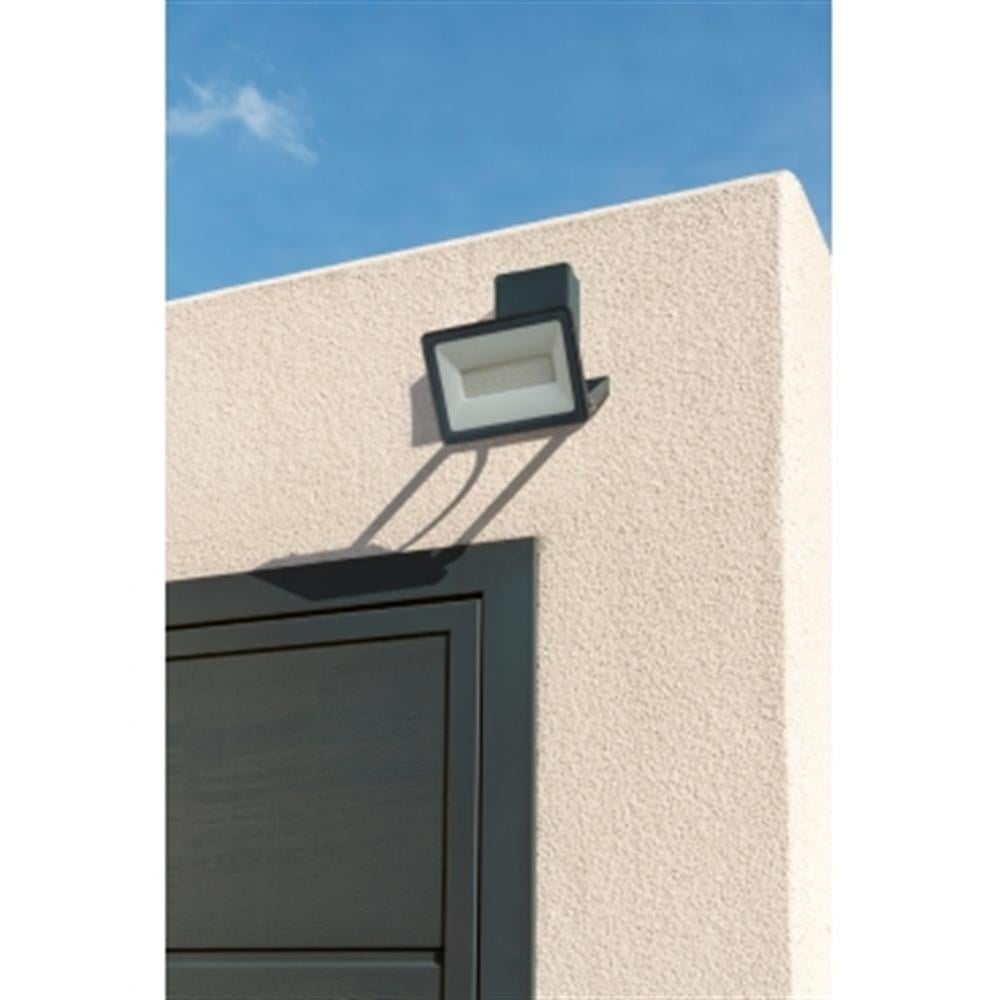 Schneider Mureva ışıkları, Projektör 100W 6500K, IP65 230V