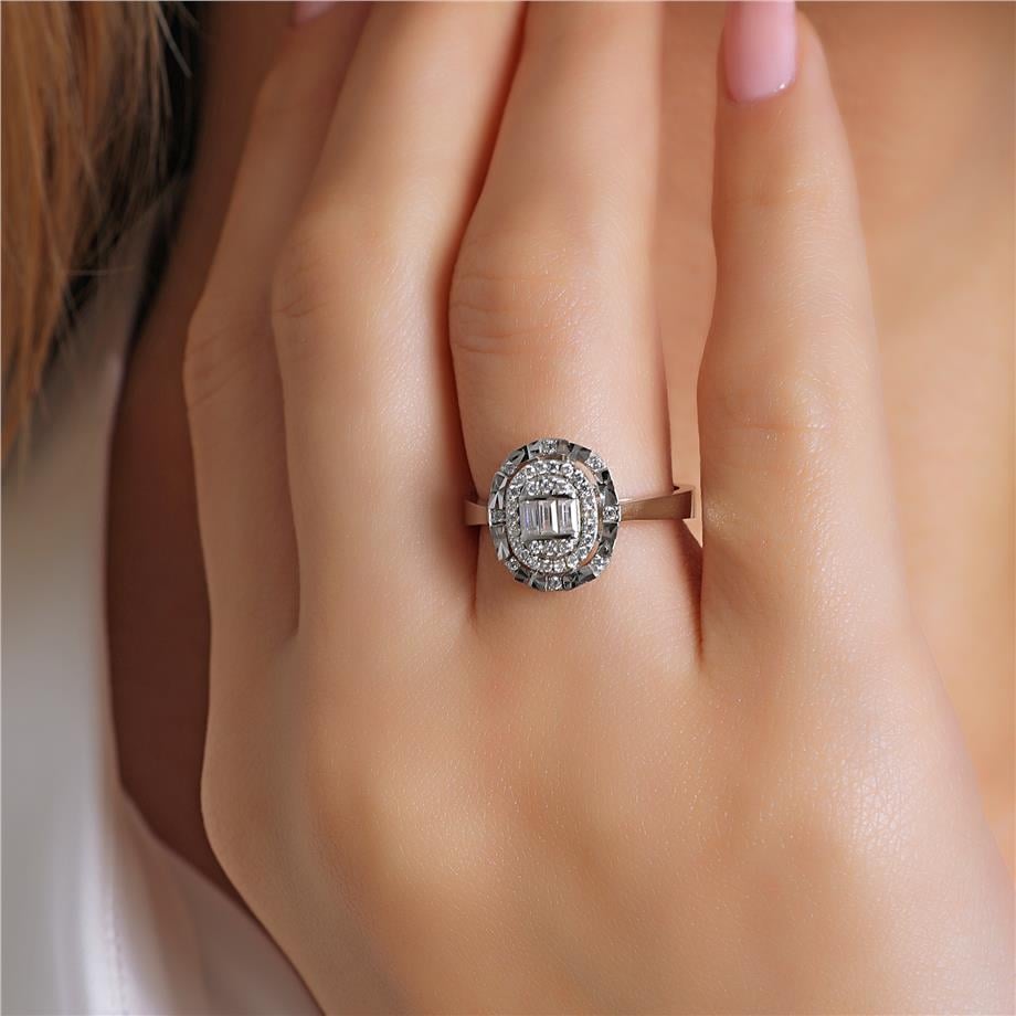 Pırlanta Montür Kalemli Baget Işıltısı  Yüzük