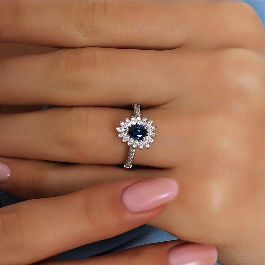 Pırlanta Montür Sentetik Damla Safir  Yüzük