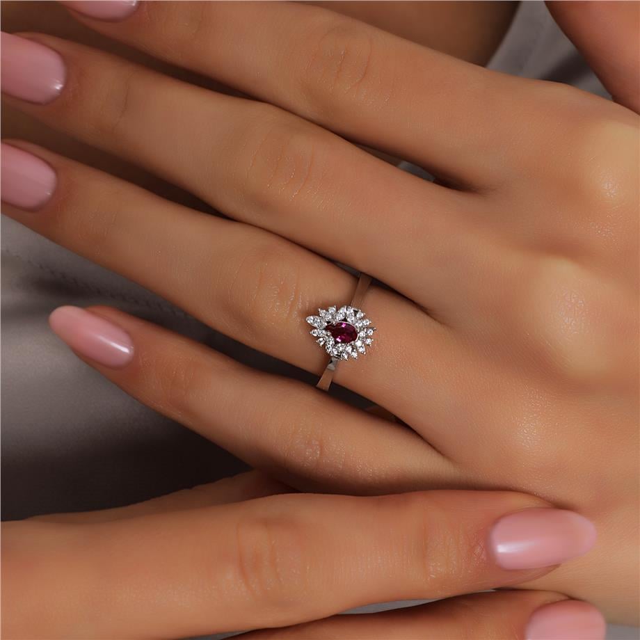 Pırlanta Montür Sentetik Damla Yakut Yüzük