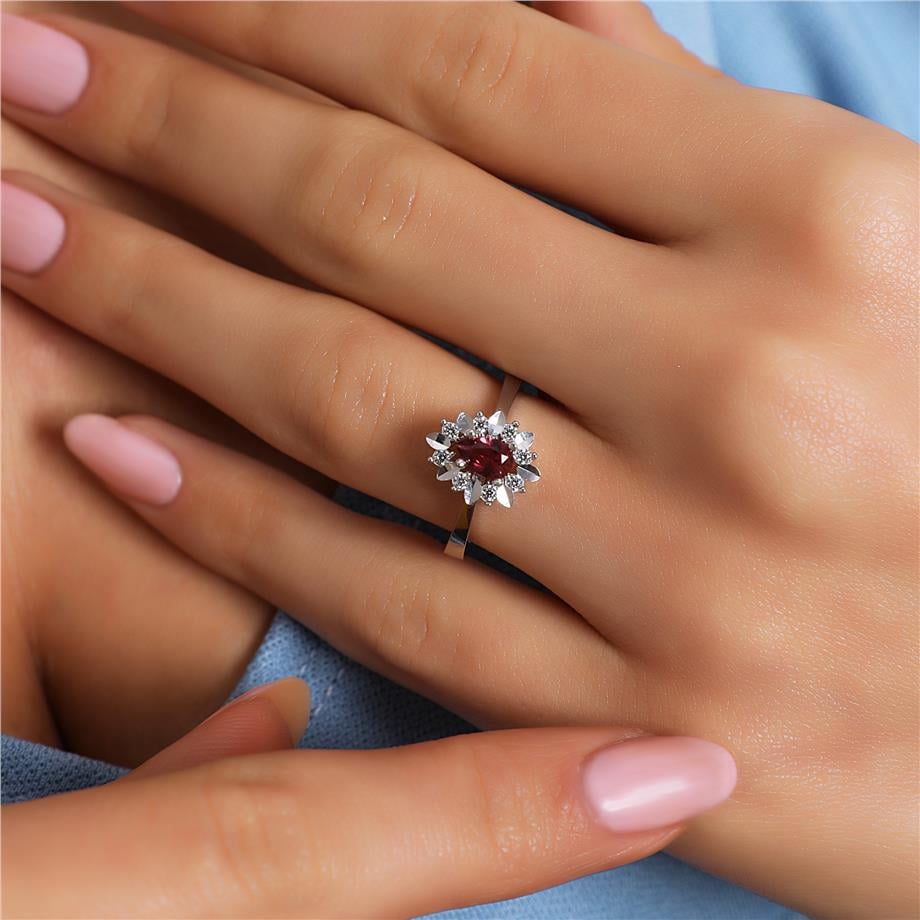 Pırlanta Montür Sentetik Kalemli Damla Yakut  Yüzük