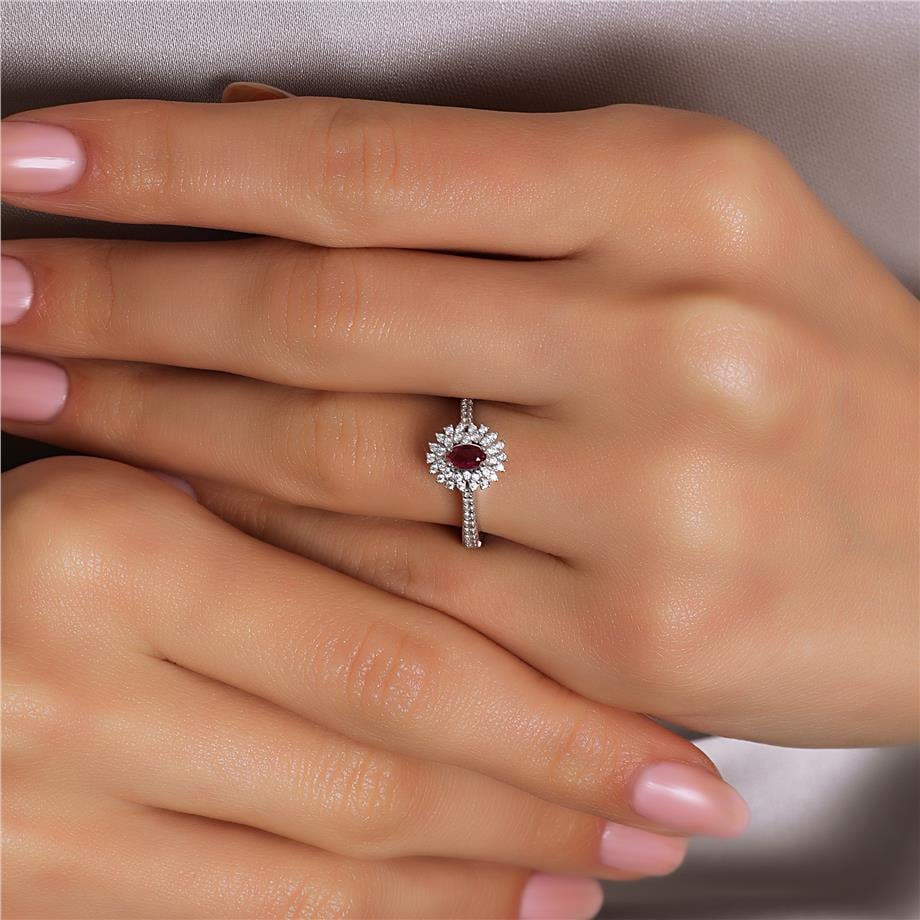 Pırlanta Montür Sentetik Oval Yaku Yüzük