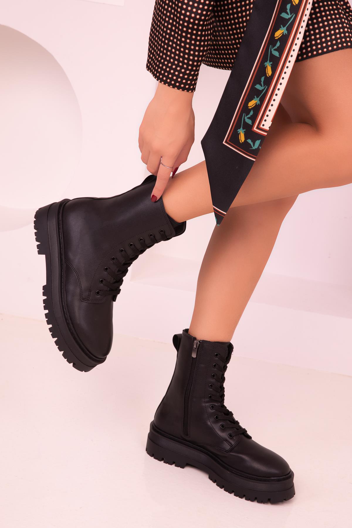 Demeter Siyah Kadın Bot 16575