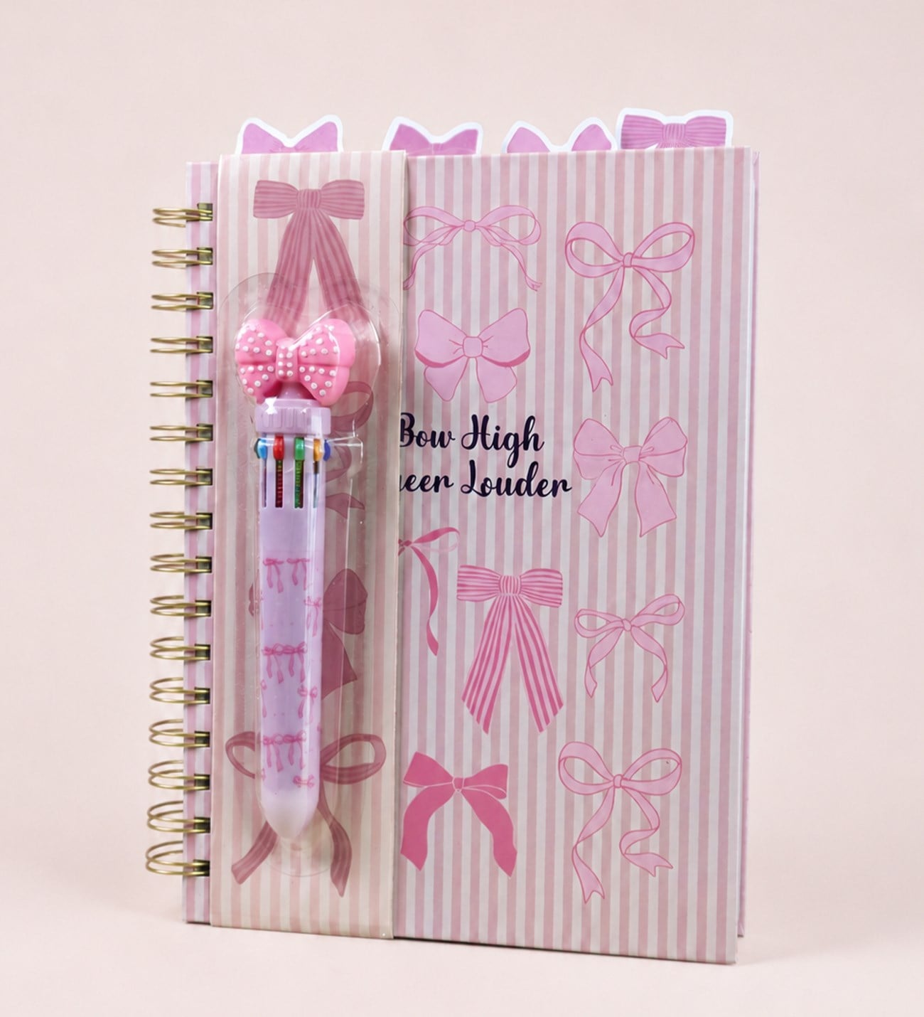 2569 18*22 cm. 4 Bölmeli 100 yaprak Kurdela Tasarımlı Çizgili defter ve 10 renk Tükenmez Kalem Set 