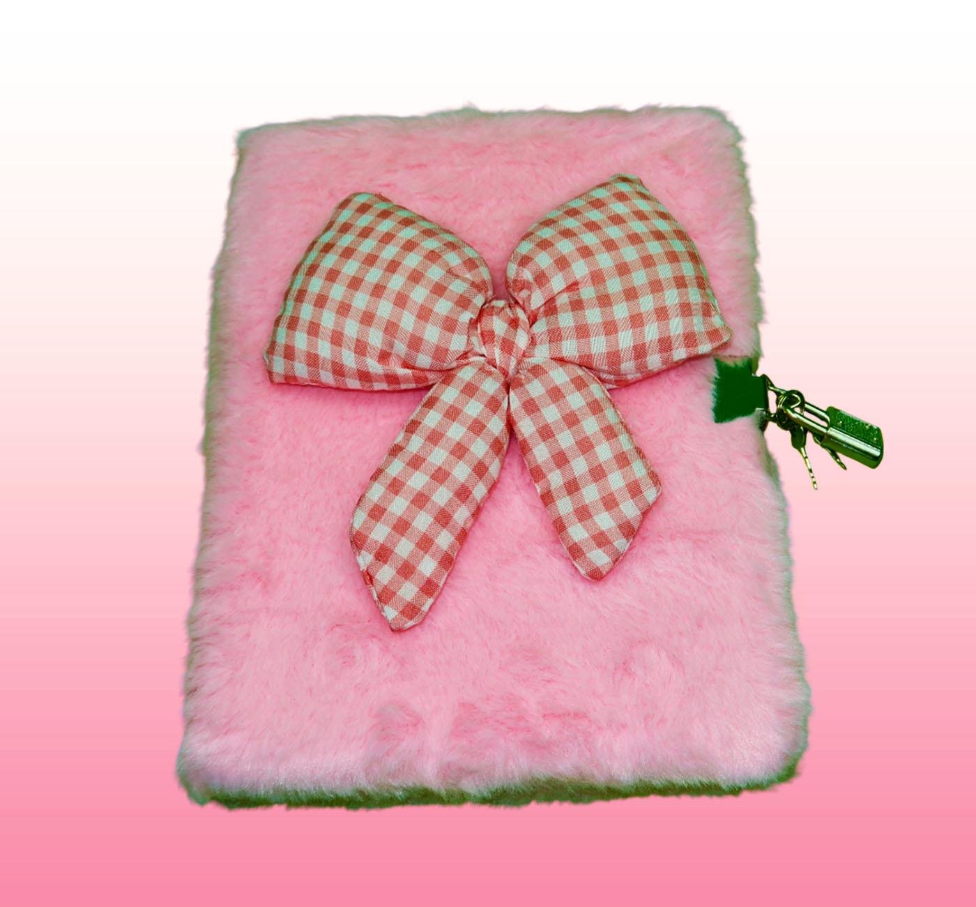 Bam 2118 80 Yaprak Çizgili Kilitli Kurdelalı Peluş Defter x4