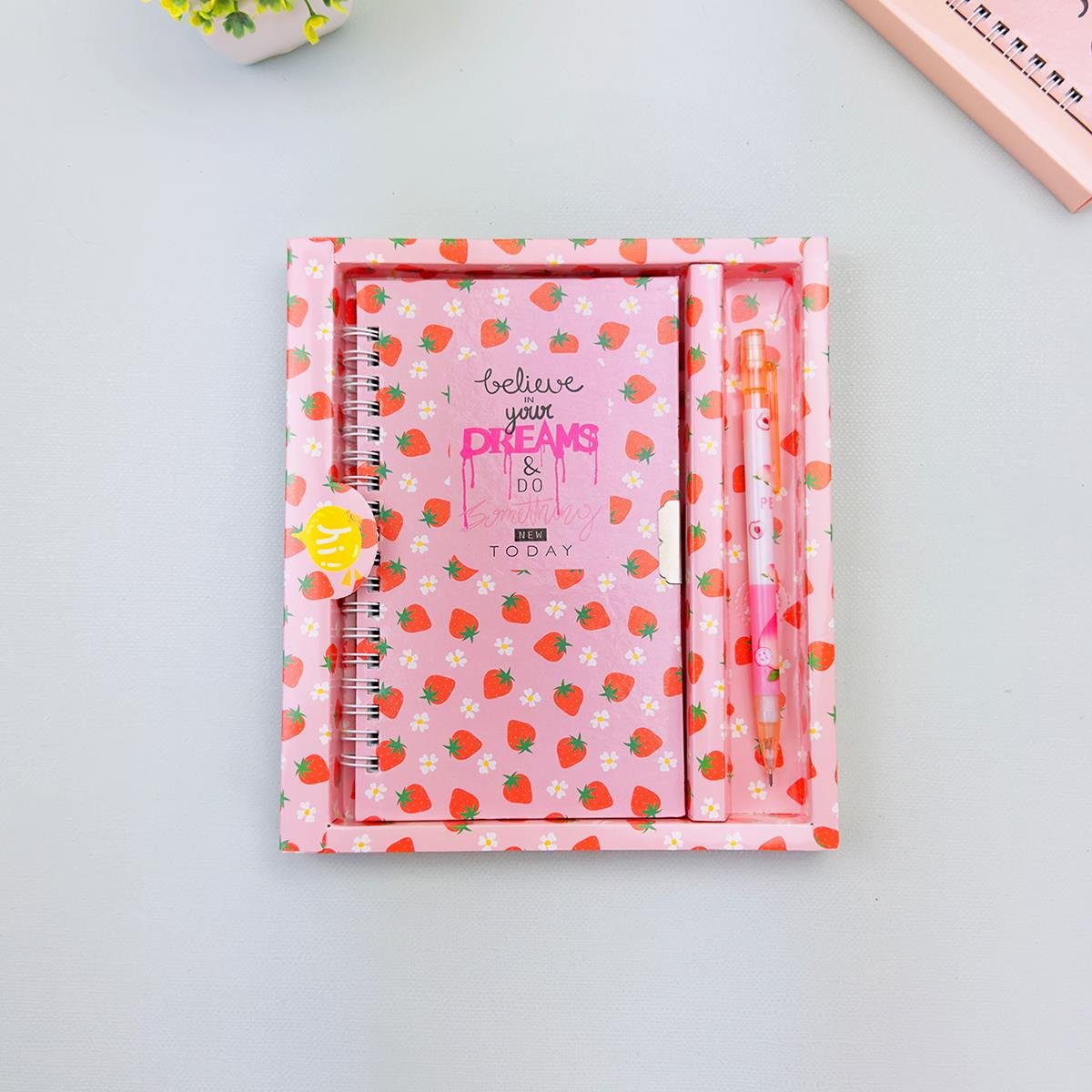 İngilizce Mottolu Kilitli Defter