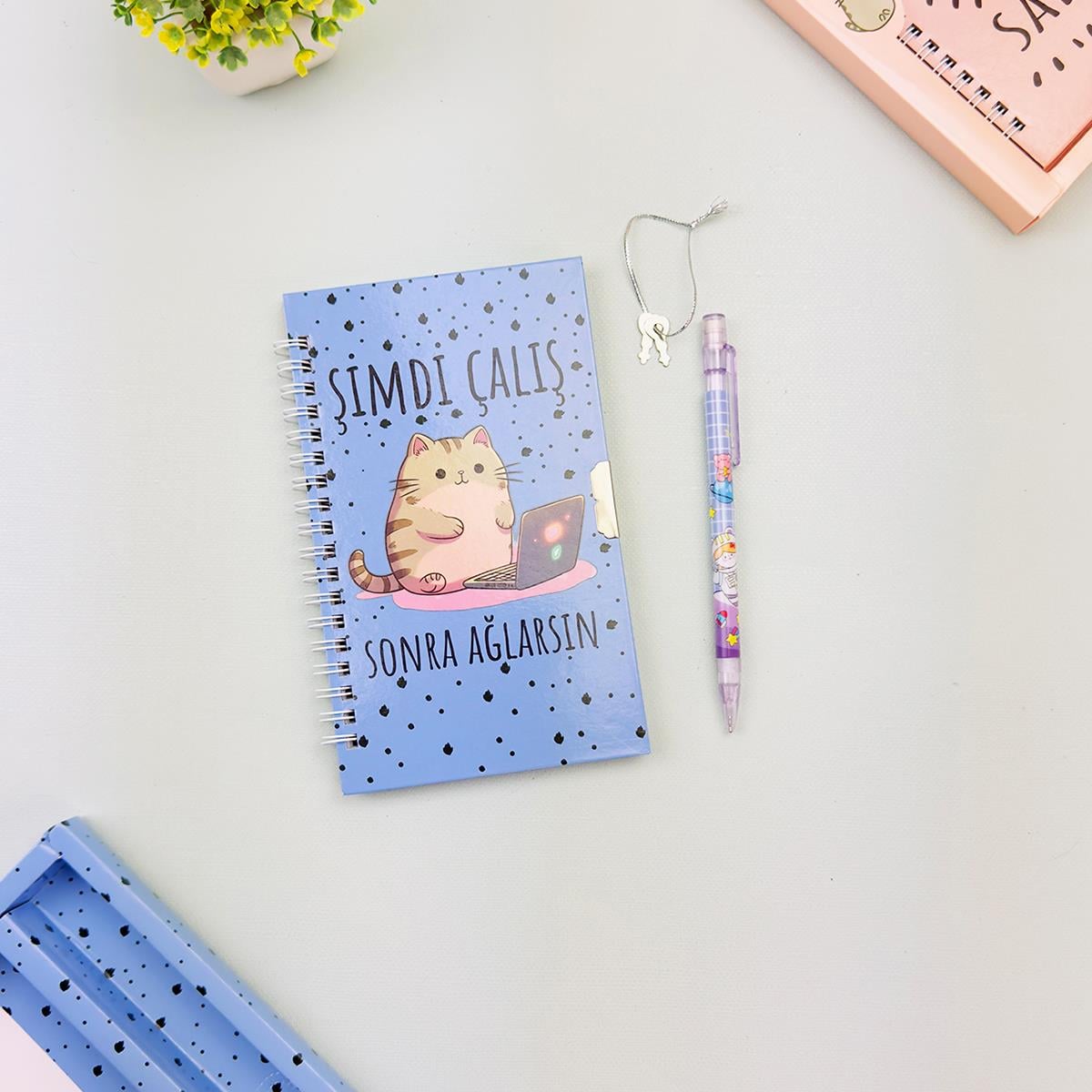 Kedi Mottolu Kilitli Defter