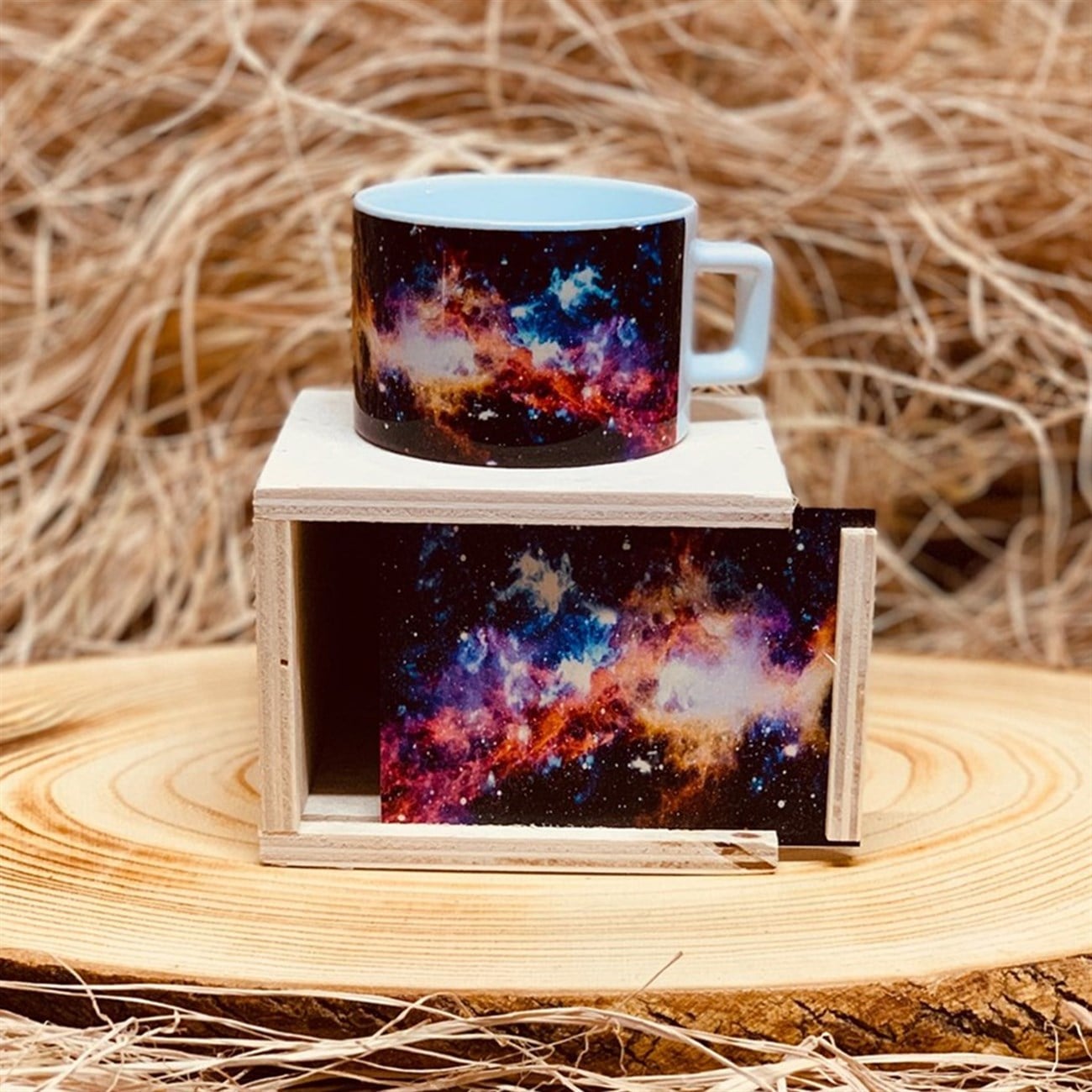 Space Tasarımlı Kutulu Kupa