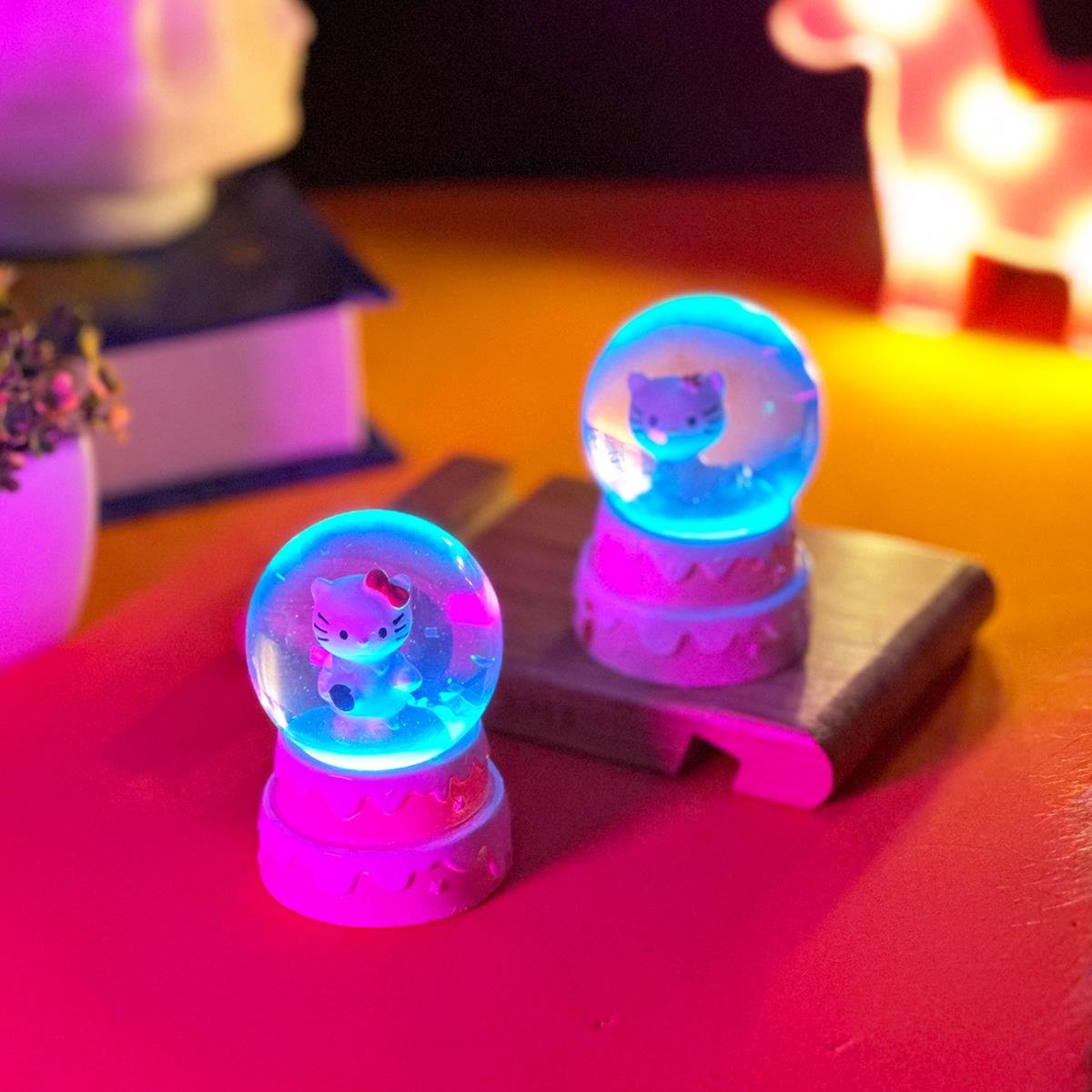 Tatlı Kedi Tasarımlı Mini Kar Küresi