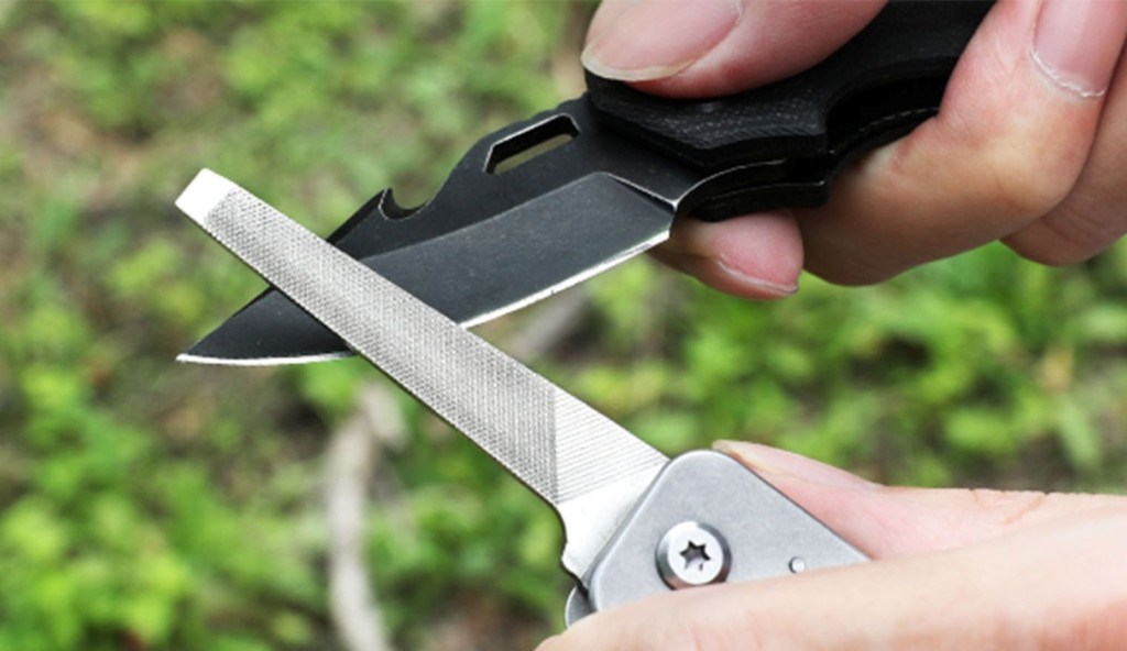 SwissTech 13-IN-1 Multi-Tools Satin Polish Çok Amaçlı Alet Çakı ST022001