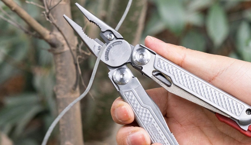 SwissTech 20-IN-1 Multi Tool 20'Sİ 1 Arada Çok Amaçlı Alet Pense ST021062