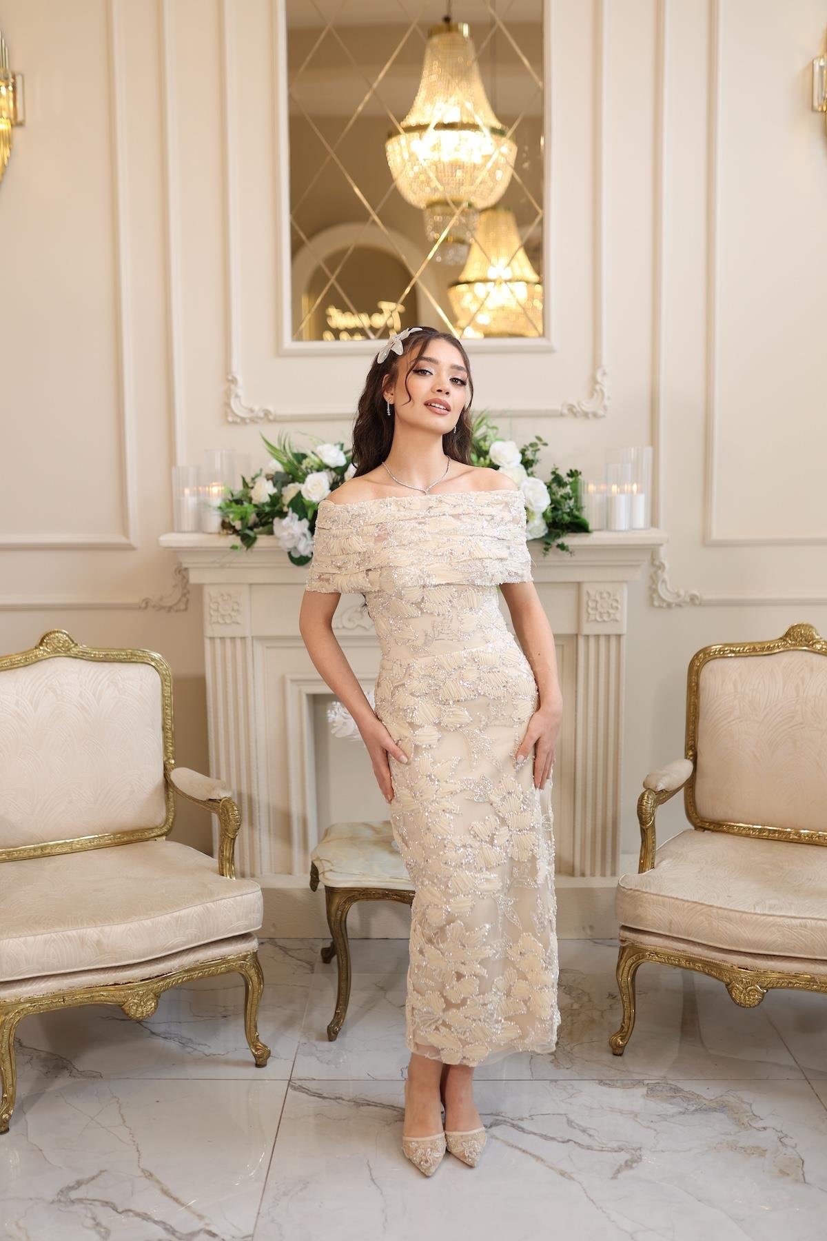 TheElsa | ARES KALEM BEJRENKLİ DANTEL ELBİSELERAres Kalem Bej Çiçekli Özel Tasarım Dantel Nişan Nikah Elbise