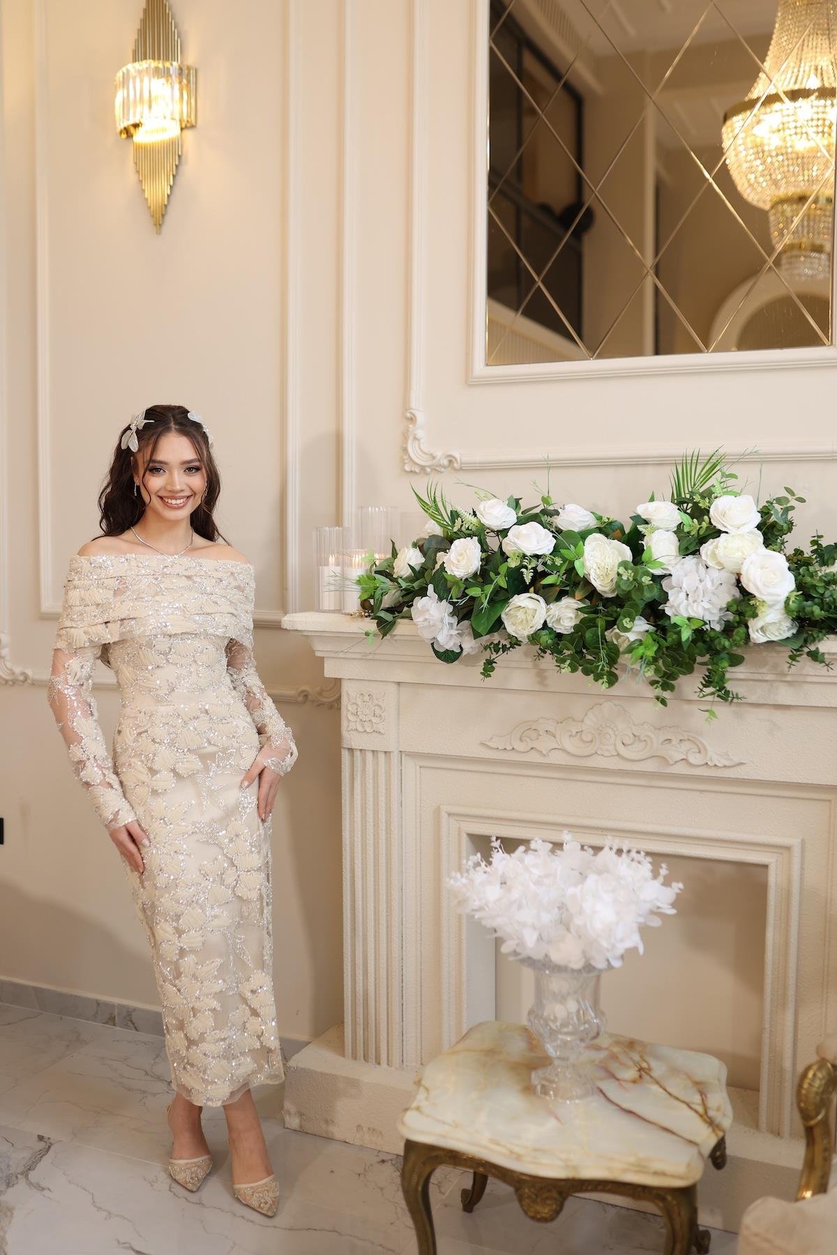 TheElsa | ARES KALEM BEJRENKLİ DANTEL ELBİSELERAres Kalem Bej Çiçekli Özel Tasarım Dantel Nişan Nikah Elbise