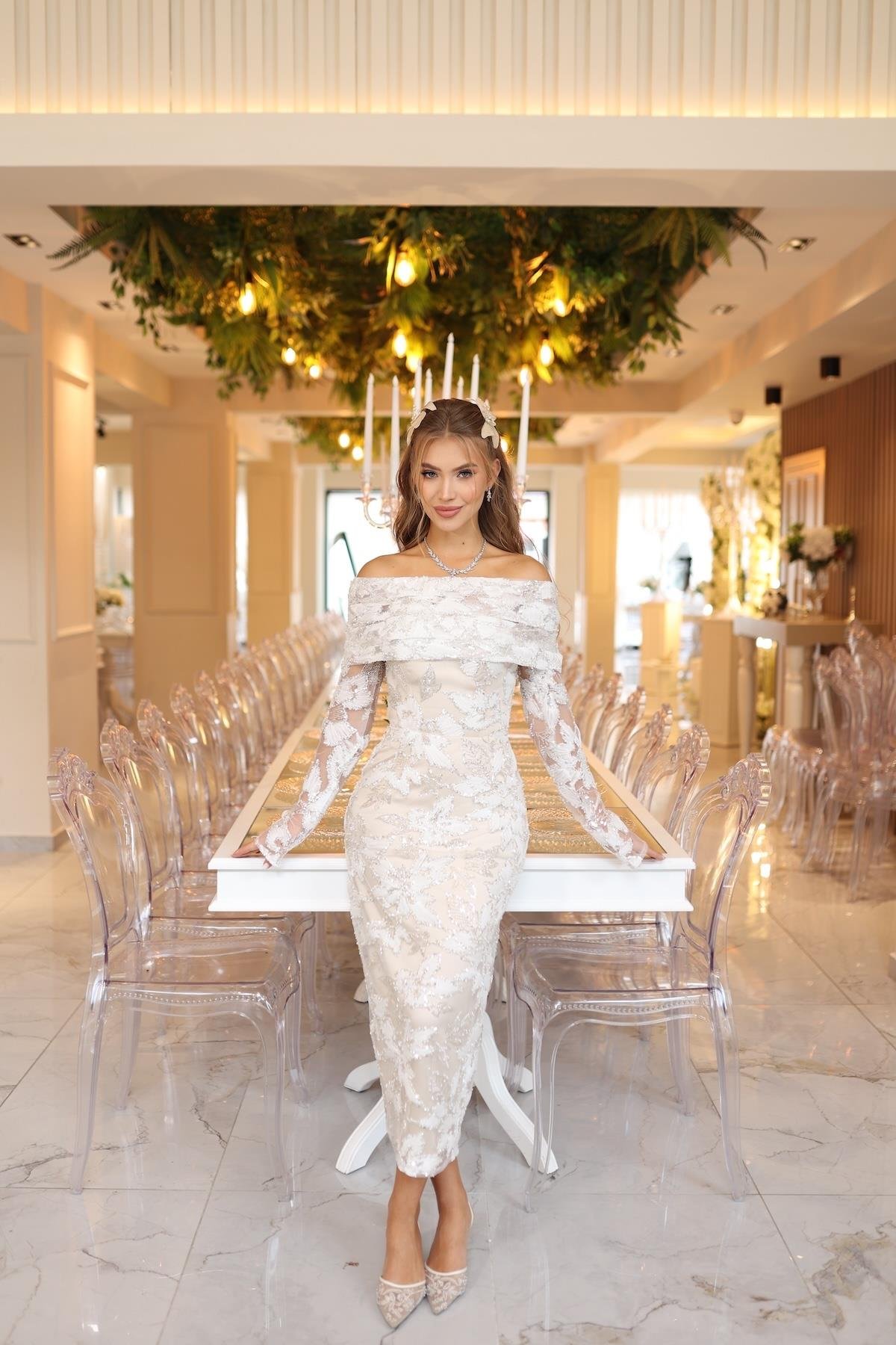 TheElsa | ARES KALEM BEYAZÖZEL ÜRETİM TASARIM ELBİSELERAres Kalem Beyaz Çiçekli Özel Tasarım Dantel Nişan Nikah Elbise