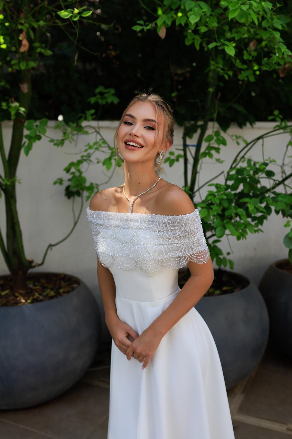 TheElsa | ARORA PRENSESÖZEL ÜRETİM ELBİSEArora Prenses Beyaz Özel Tasarım Dantel Detaylı Kalem Nikah Nişan Elbisesi