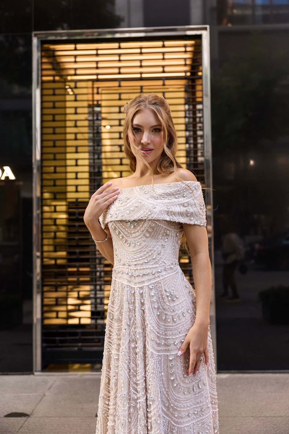 TheElsa | Blair Prenses Bej MaksiRENKLİ DANTEL ELBİSELERBlair Prenses Bej Maksi Taşlı Özel Tasarım Elbise