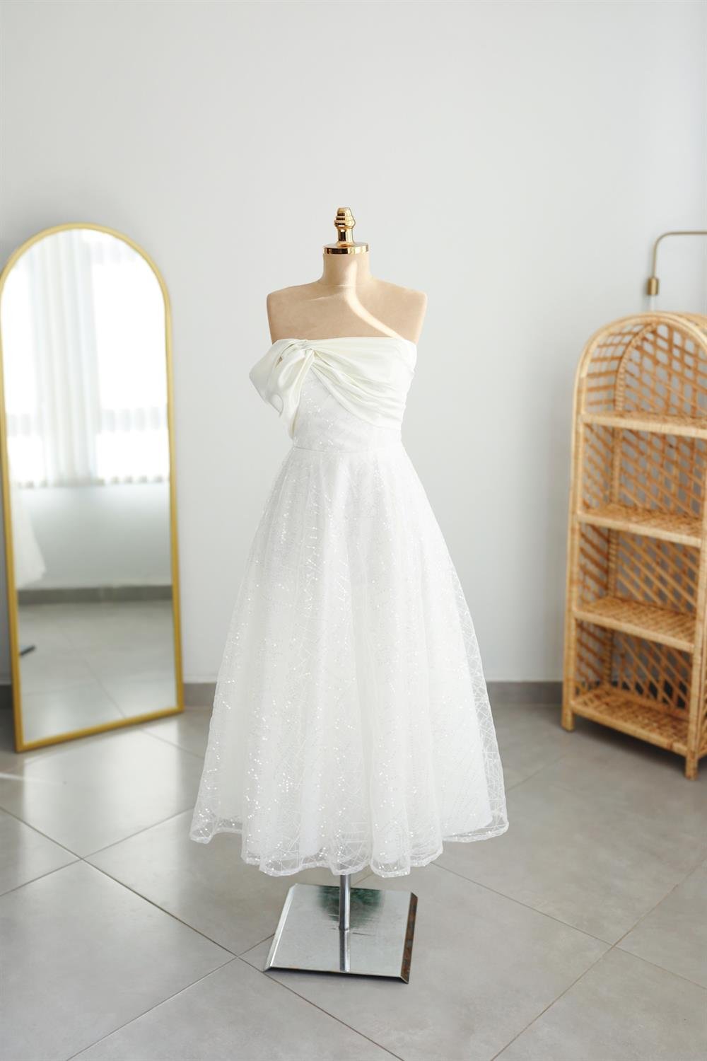 TheElsa | Kişiye Özel Üretim Abiye Elbise | Eva Beyaz Pullu Özel Tasarım Abiye ElbiseÖZEL ÜRETİM ELBİSEEva Beyaz Pullu Özel Tasarım Abiye Nikah Elbise