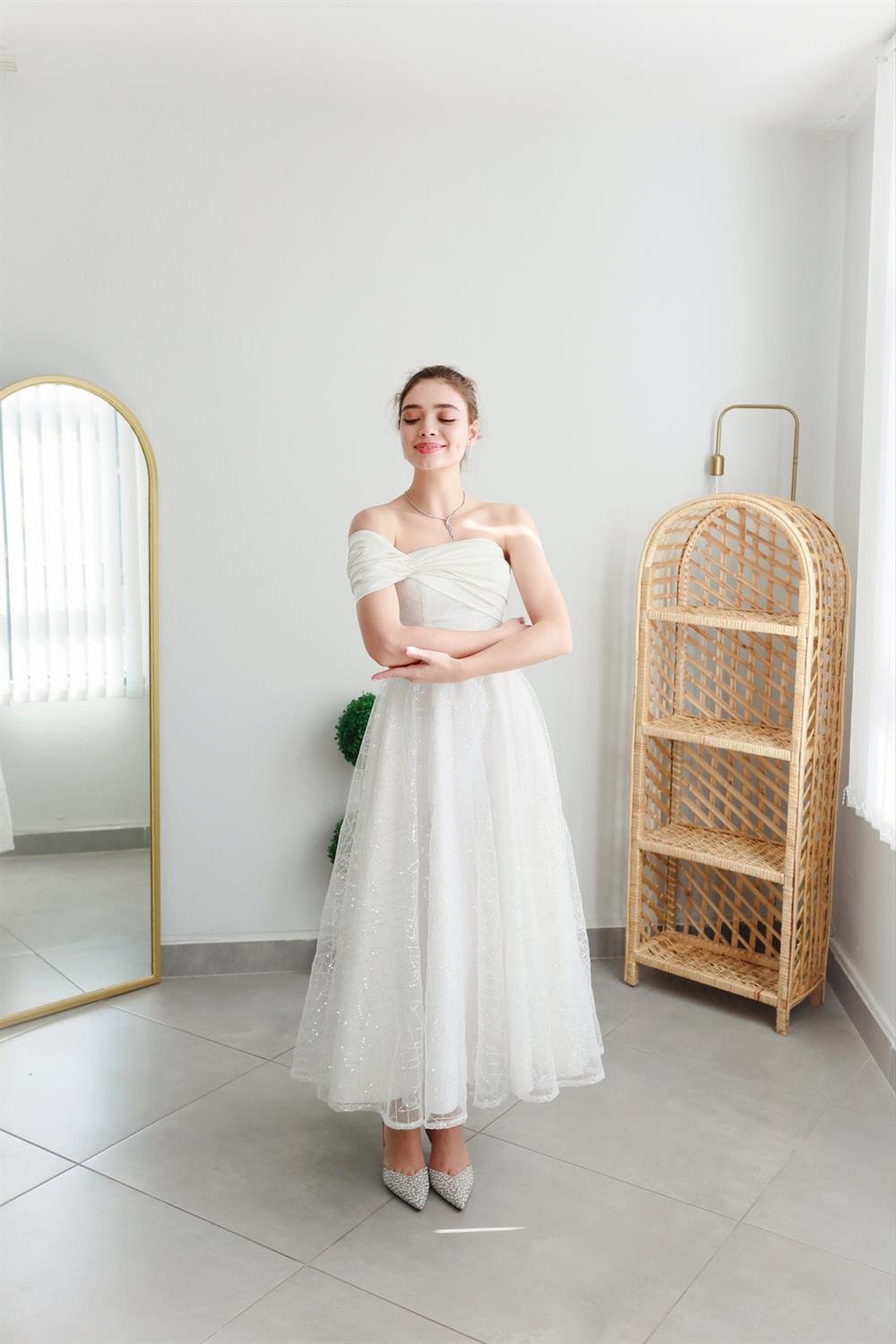TheElsa | Kişiye Özel Üretim Abiye Elbise | Eva Beyaz Pullu Özel Tasarım Abiye ElbiseÖZEL ÜRETİM ELBİSEEva Beyaz Pullu Özel Tasarım Abiye Nikah Elbise