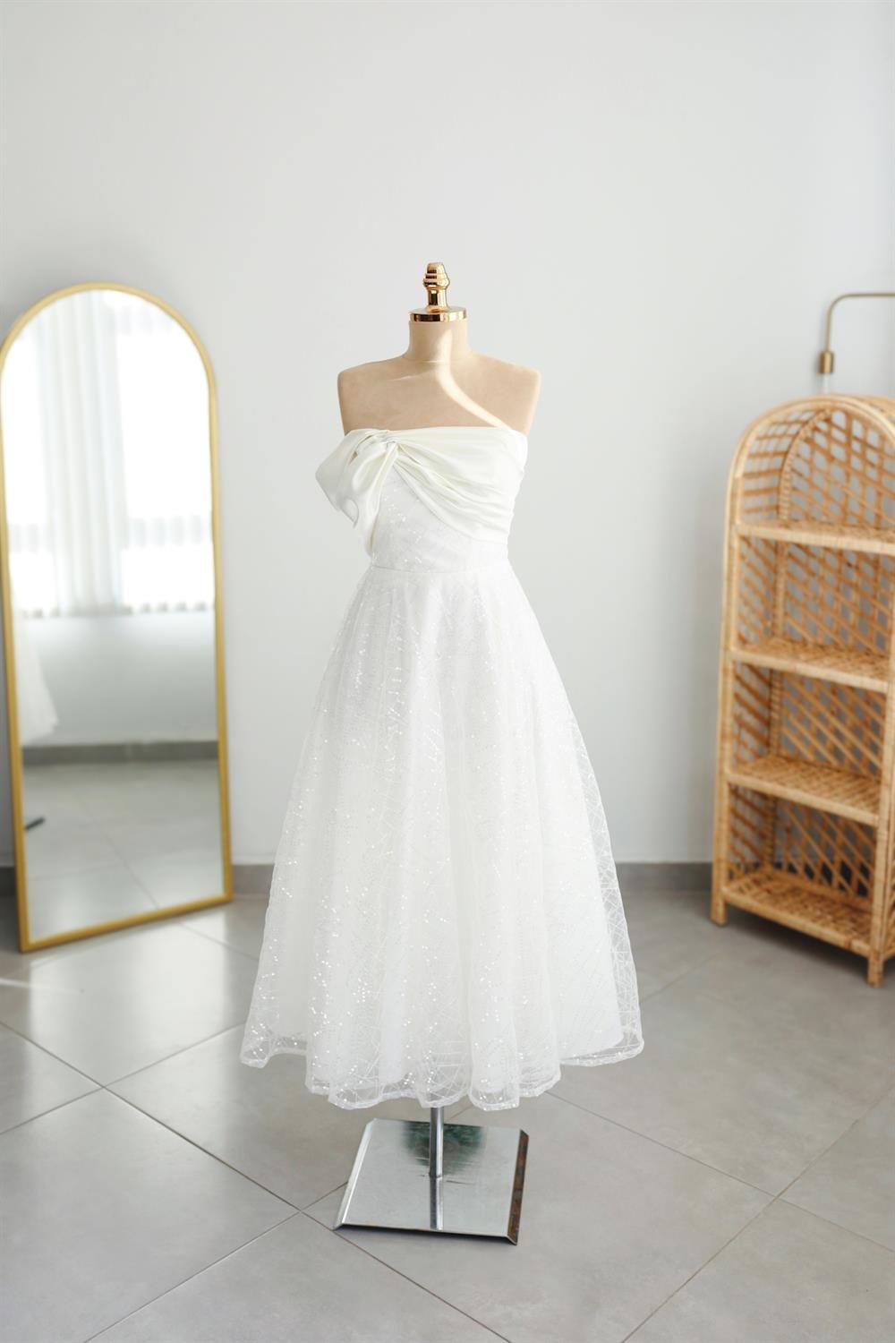 TheElsa | Kişiye Özel Üretim Abiye Elbise | Eva Beyaz Pullu Özel Tasarım Abiye ElbiseÖZEL ÜRETİM ELBİSEEva Beyaz Pullu Özel Tasarım Abiye Nikah Elbise