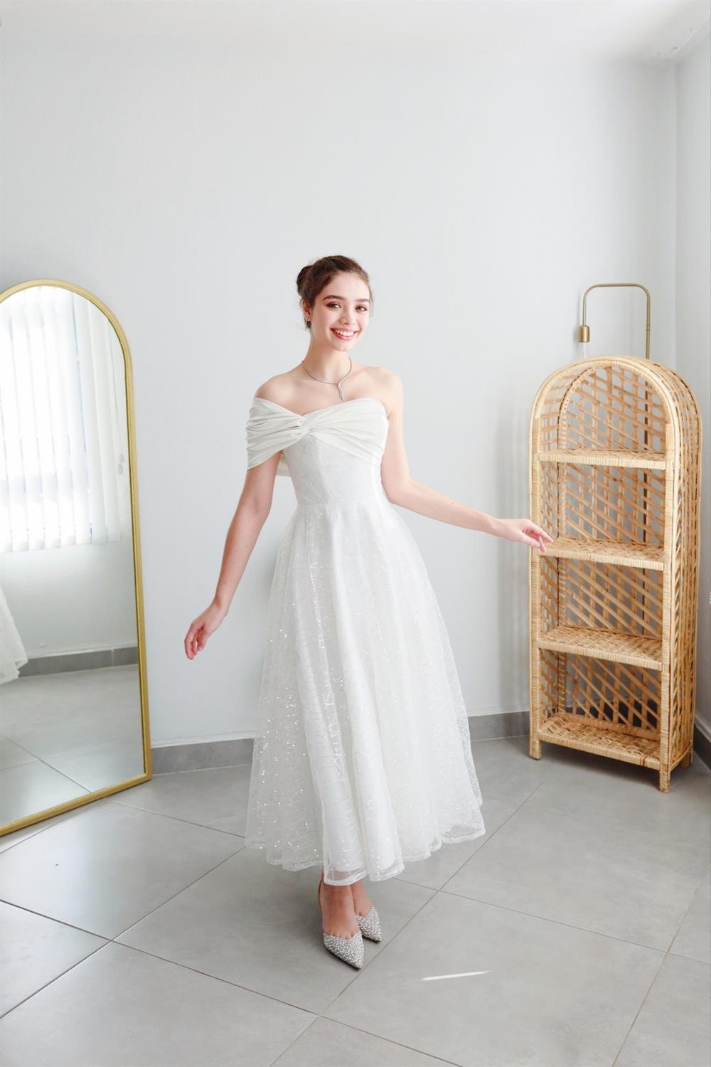 TheElsa | Kişiye Özel Üretim Abiye Elbise | Eva Beyaz Pullu Özel Tasarım Abiye ElbiseÖZEL ÜRETİM ELBİSEEva Beyaz Pullu Özel Tasarım Abiye Nikah Elbise