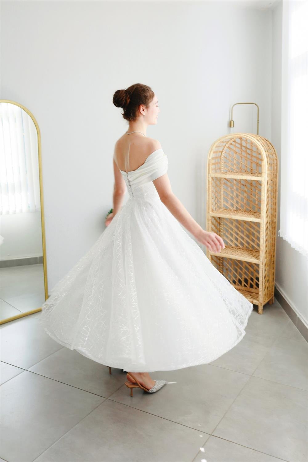 TheElsa | Kişiye Özel Üretim Abiye Elbise | Eva Beyaz Pullu Özel Tasarım Abiye ElbiseÖZEL ÜRETİM ELBİSEEva Beyaz Pullu Özel Tasarım Abiye Nikah Elbise