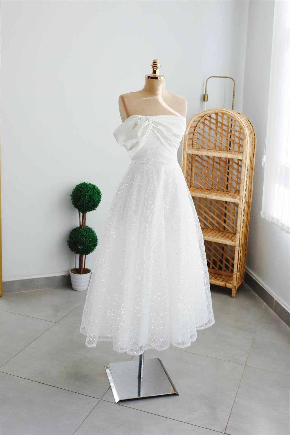 TheElsa | Kişiye Özel Üretim Abiye Elbise | Eva Beyaz Pullu Özel Tasarım Abiye ElbiseÖZEL ÜRETİM ELBİSEEva Beyaz Pullu Özel Tasarım Abiye Nikah Elbise