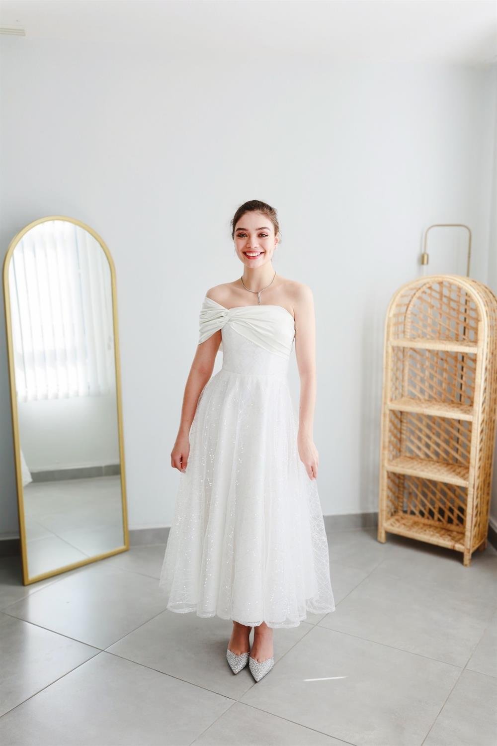 TheElsa | Kişiye Özel Üretim Abiye Elbise | Eva Beyaz Pullu Özel Tasarım Abiye ElbiseÖZEL ÜRETİM ELBİSEEva Beyaz Pullu Özel Tasarım Abiye Nikah Elbise