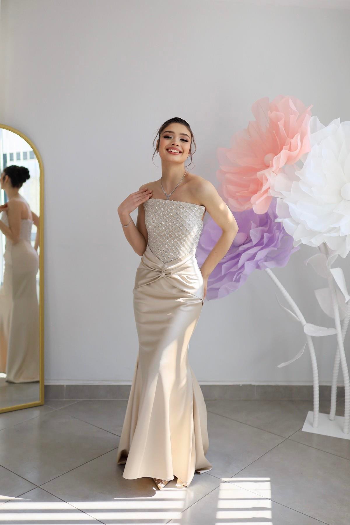 TheElsa | Kişiye Özel Üretim Abiye Elbiseler | Fiorenza Bej Balık Özel Tasarım ElbiseÖZEL ÜRETİM TASARIM ELBİSELERFiorenza Bej Balık Özel Tasarım Elbise