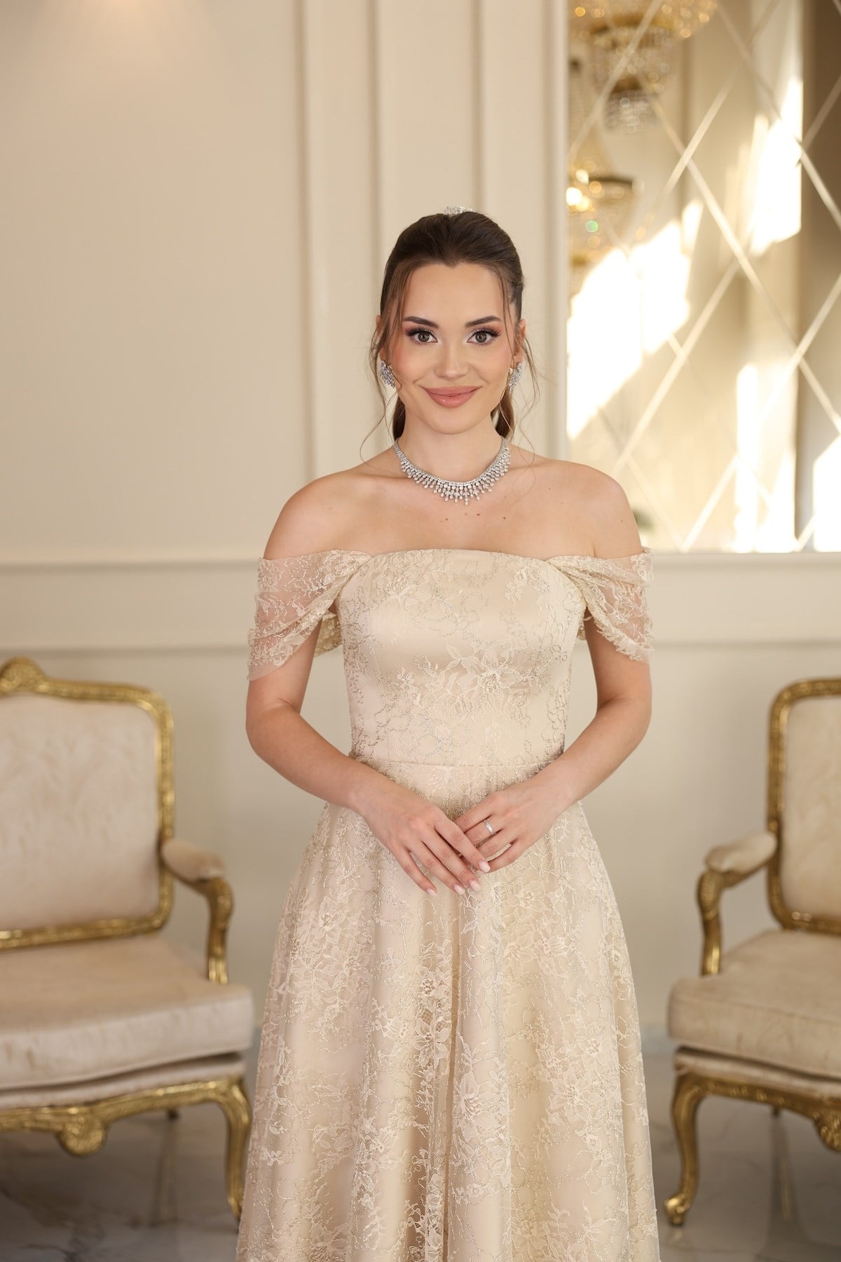 TheElsa | Galisia Prenses Bej Dantel Nikah Nişan Söz ElbisesiRENKLİ DANTEL ELBİSELERGalisia Prenses Bej Dantel Nikah Nişan Söz Elbisesi