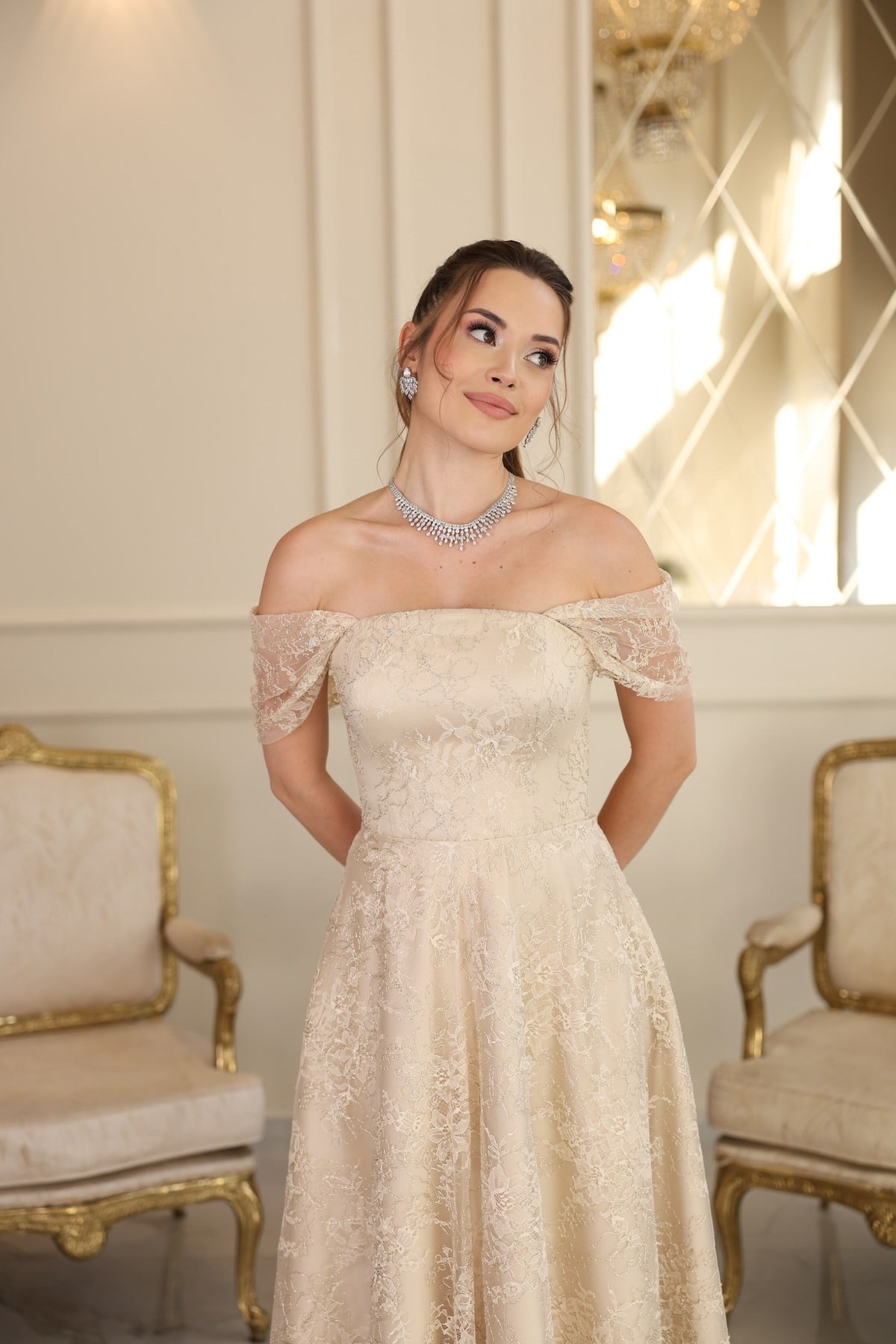 TheElsa | Galisia Prenses Bej Dantel Nikah Nişan Söz ElbisesiRENKLİ DANTEL ELBİSELERGalisia Prenses Bej Dantel Nikah Nişan Söz Elbisesi