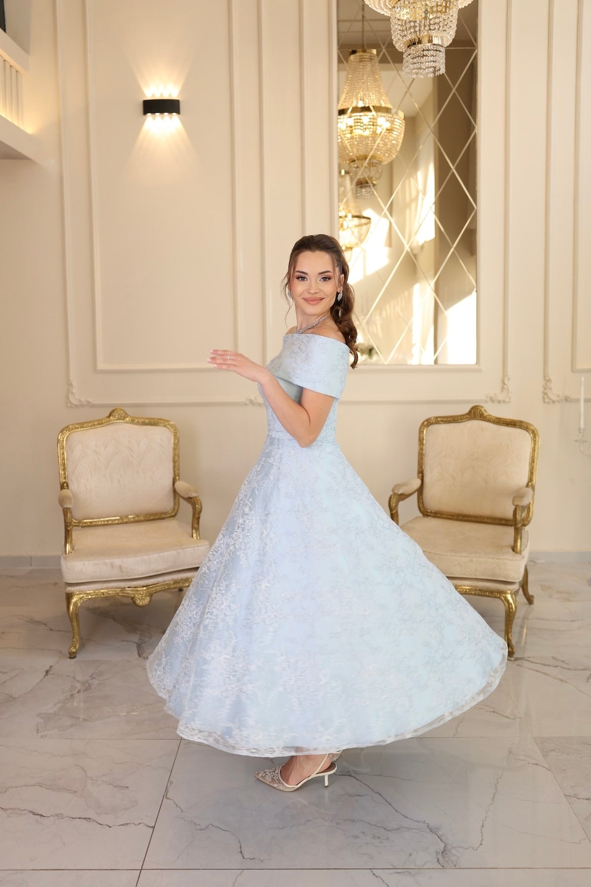 TheElsa | Galisia Prenses Mavi Dantel Özel Tasarım Abiye ElbiseRENKLİ DANTEL ELBİSELERGalisia Prenses Mavi Dantel Özel Tasarım Abiye Elbise