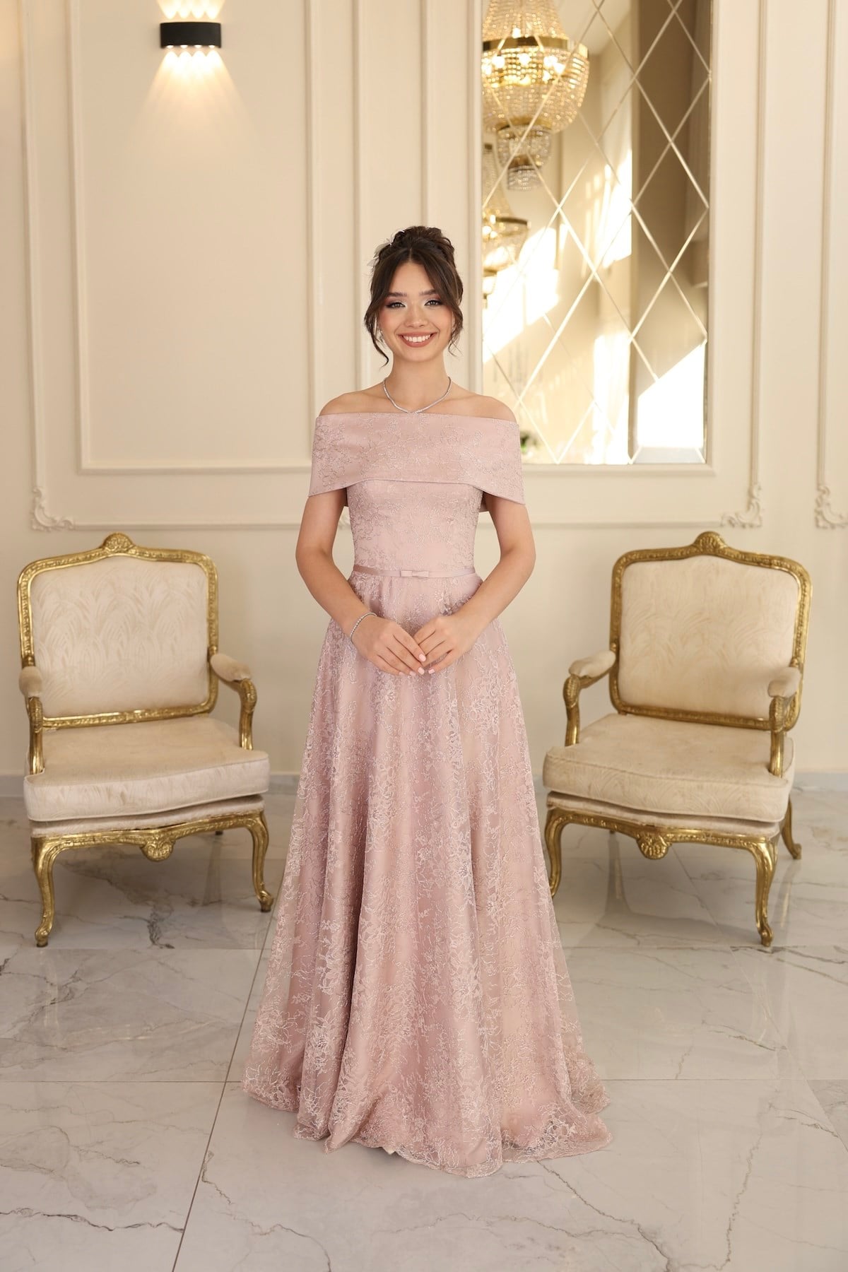 TheElsa | Galisia Prenses Pudra Pembe Maxi Dantel Özel Tasarım Abiye ElbiseRENKLİ DANTEL ELBİSELERGalisia Prenses Pudra Pembe Maxi  Dantel Özel Tasarım Abiye Elbise
