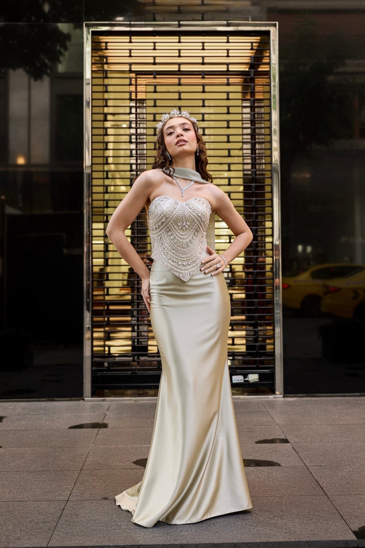 TheElsa | Hera Blair Kalp Yaka Yağ Yeşili Saten Balık Korse Etek Nikah Nişan Söz ElbisesiRENKLİ DANTEL ELBİSELERHera Blair Kalp Yaka Yağ Yeşili Saten Balık Korse Etek Nikah Nişan Söz Elbisesi