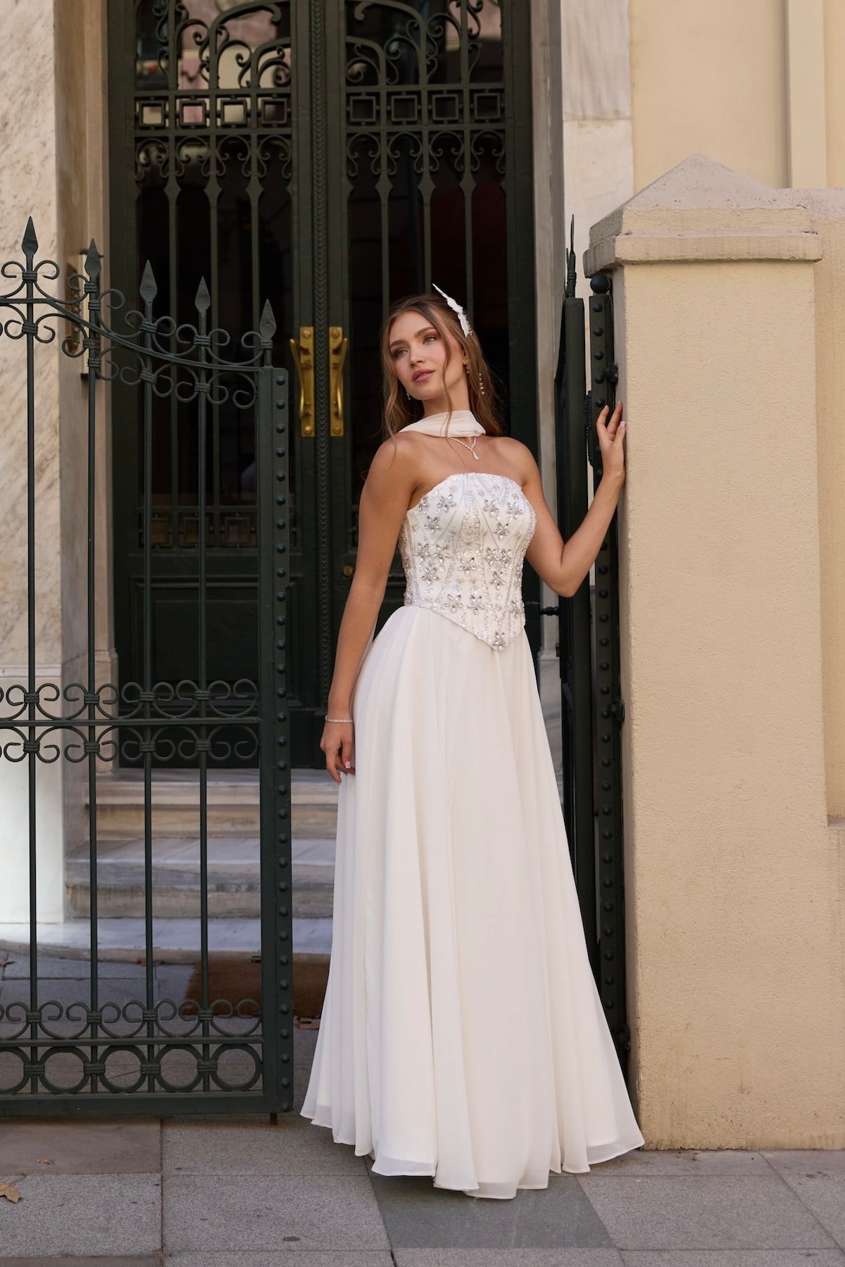 TheElsa | Hera Laura Oval Yaka Beyaz Şifon Korse Etek Nikah Nişan Söz ElbisesiBEYAZ DANTEL ELBİSELERHera Laura Oval Yaka Beyaz Şifon Korse Etek Nikah Nişan Söz Elbisesi