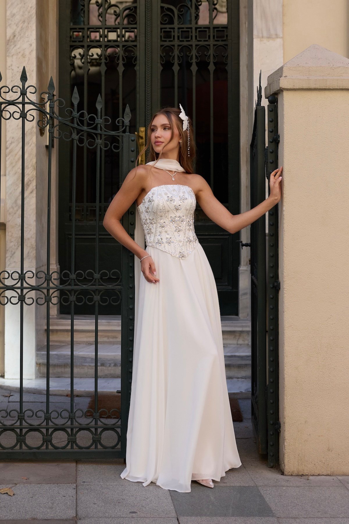 TheElsa | Hera Laura Oval Yaka Beyaz Şifon Korse Etek Nikah Nişan Söz ElbisesiBEYAZ DANTEL ELBİSELERHera Laura Oval Yaka Beyaz Şifon Korse Etek Nikah Nişan Söz Elbisesi