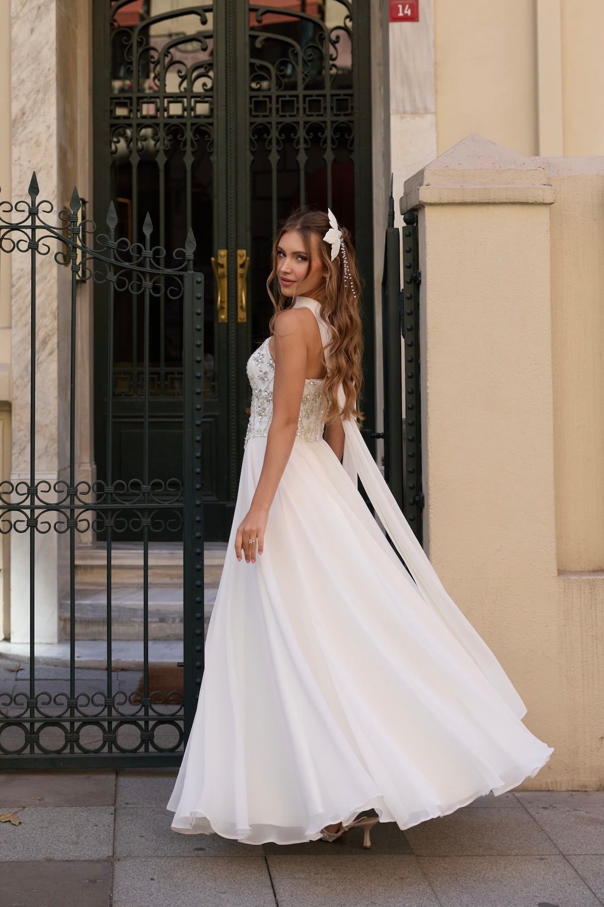 TheElsa | Hera Laura Oval Yaka Beyaz Şifon Korse Etek Nikah Nişan Söz ElbisesiBEYAZ DANTEL ELBİSELERHera Laura Oval Yaka Beyaz Şifon Korse Etek Nikah Nişan Söz Elbisesi
