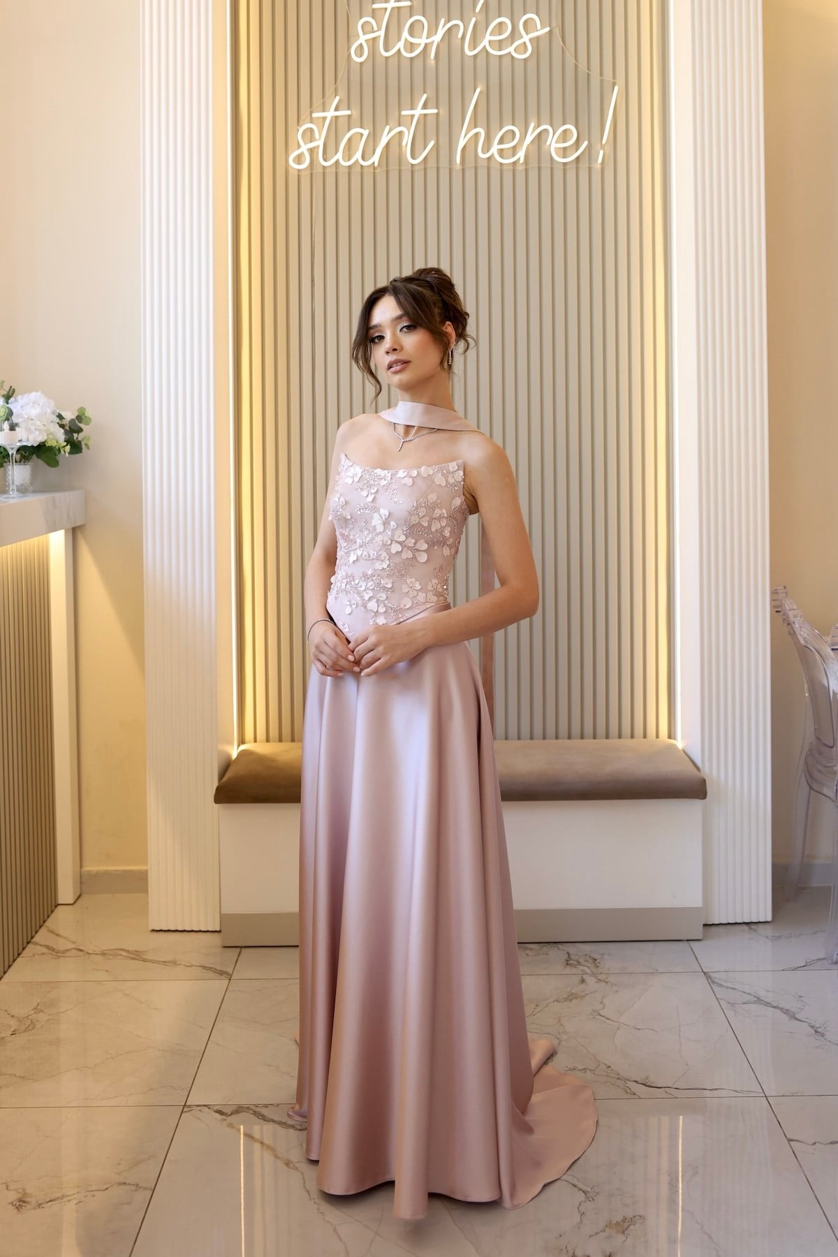 TheElsa | Hera Lavinya Beyaz Kloş Etek Dantel Nikah Nişan Söz ElbisesiBEYAZ ELBİSELERHera Lavinya Pudra Kloş Etek Dantel Nikah Nişan Söz Elbisesi