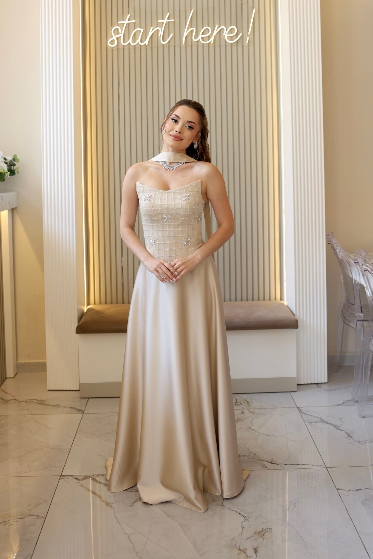 TheElsa | Hera Vesper Bej Kloş Etek Dantel Nikah Nişan Söz ElbisesiBEYAZ DANTEL ELBİSELERHera Vesper Bej Kloş Etek Dantel Nikah Nişan Söz Elbisesi