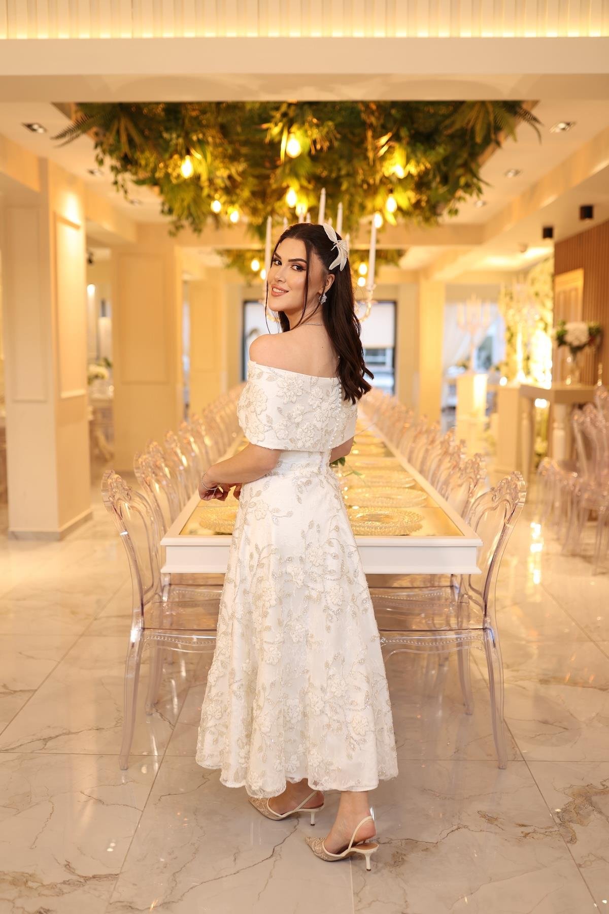 TheElsa | KALİNA BEYAZ PRENSESDANTEL ELBİSELERKalina Beyaz Prenses Çiçekli Özel Tasarım Dantel Nişan Nikah Elbise