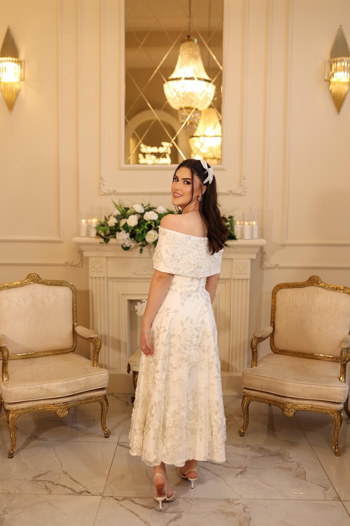 TheElsa | KALİNA BEYAZ PRENSESDANTEL ELBİSELERKalina Beyaz Prenses Çiçekli Özel Tasarım Dantel Nişan Nikah Elbise