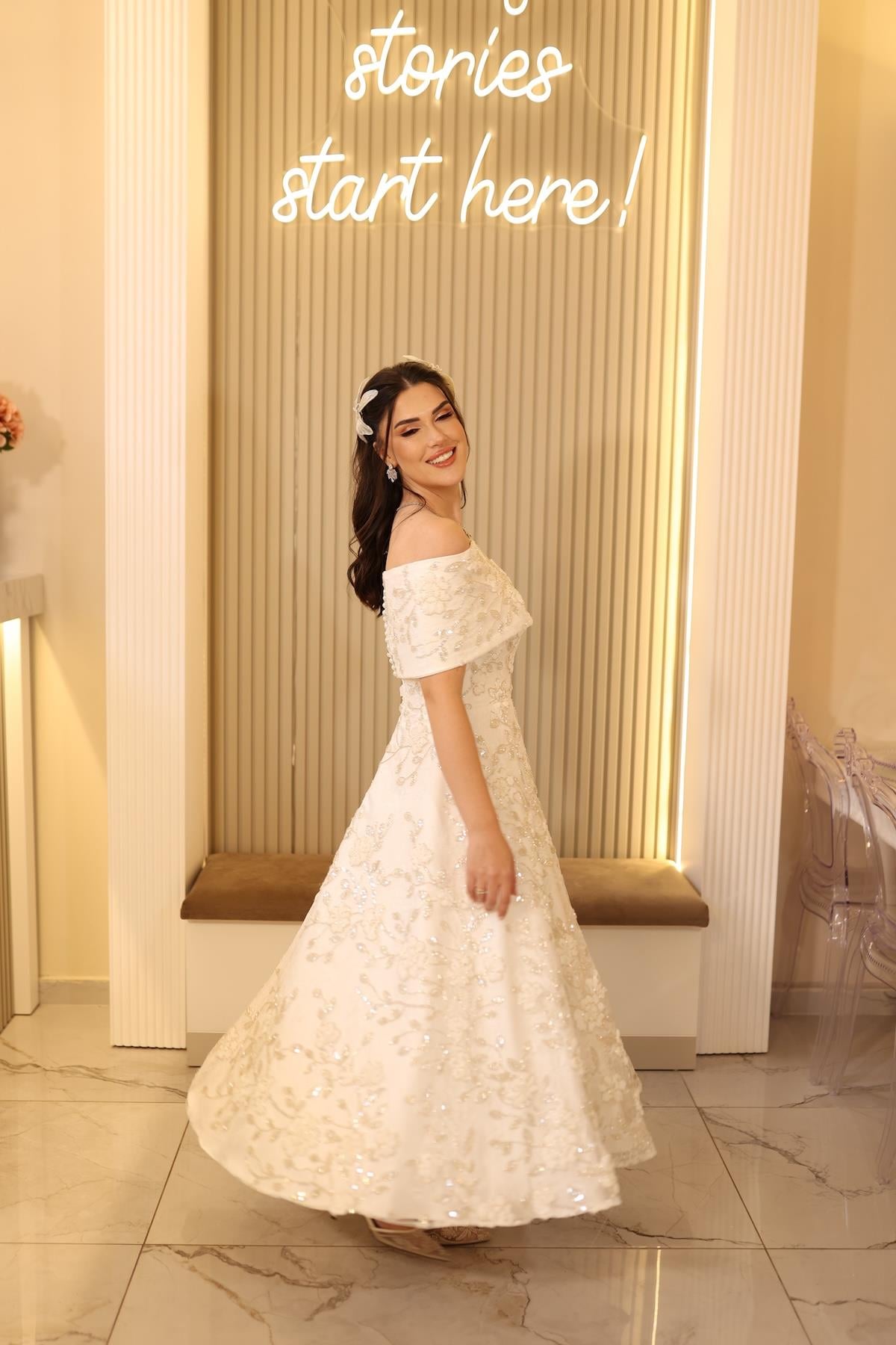 TheElsa | KALİNA BEYAZ PRENSESDANTEL ELBİSELERKalina Beyaz Prenses Çiçekli Özel Tasarım Dantel Nişan Nikah Elbise