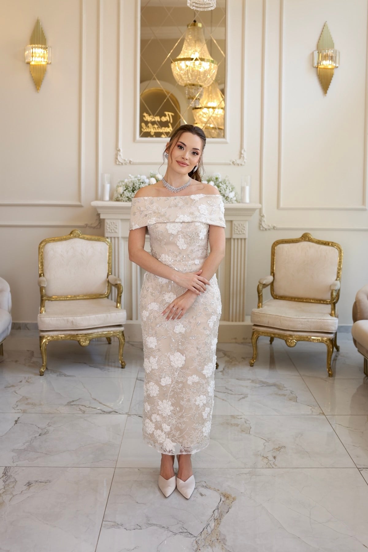 TheElsa | Kalina Kalem Bej Beyaz Dantel Nikah Nişan Söz ElbisesiBEYAZ DANTEL ELBİSELERKalina Kalem Bej Beyaz Dantel Nikah Nişan Söz Elbisesi