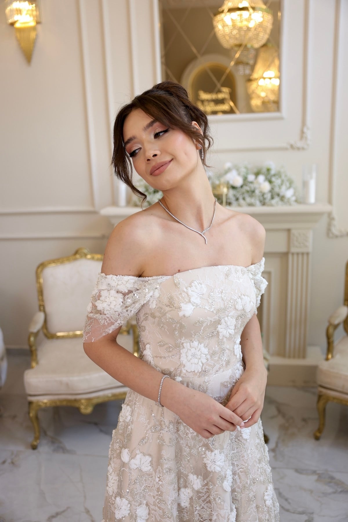 TheElsa | Kalina Prenses Bej Beyaz Dantel Nikah Nişan Söz ElbisesiBEYAZ DANTEL ELBİSELERKalina Prenses Bej Beyaz Dantel Nikah Nişan Söz Elbisesi
