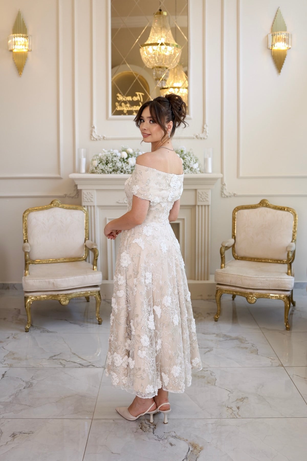 TheElsa | Kalina Prenses Bej Beyaz Dantel Nikah Nişan Söz ElbisesiBEYAZ DANTEL ELBİSELERKalina Prenses Bej Beyaz Dantel Nikah Nişan Söz Elbisesi