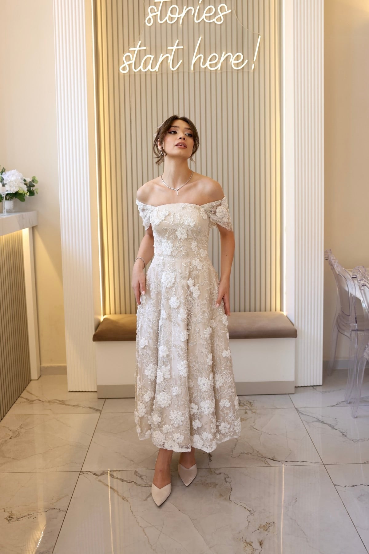 TheElsa | Kalina Prenses Bej Beyaz Dantel Nikah Nişan Söz ElbisesiBEYAZ DANTEL ELBİSELERKalina Prenses Bej Beyaz Dantel Nikah Nişan Söz Elbisesi