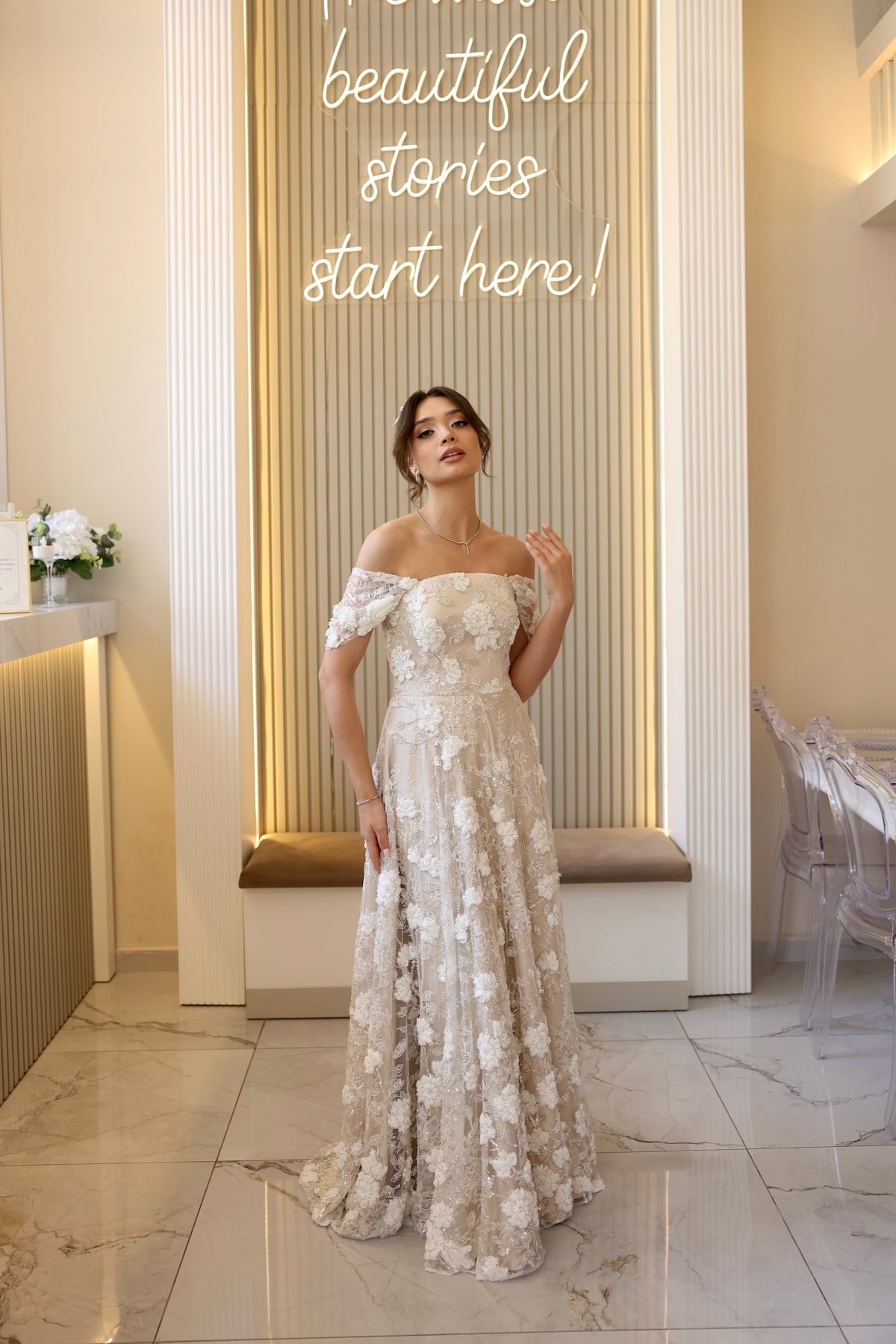 TheElsa | Kalina Prenses Bej Beyaz Maxi Dantel Nikah Nişan Söz ElbisesiBEYAZ DANTEL ELBİSELERKalina Prenses Bej Beyaz Maxi Dantel Nikah Nişan Söz Elbisesi
